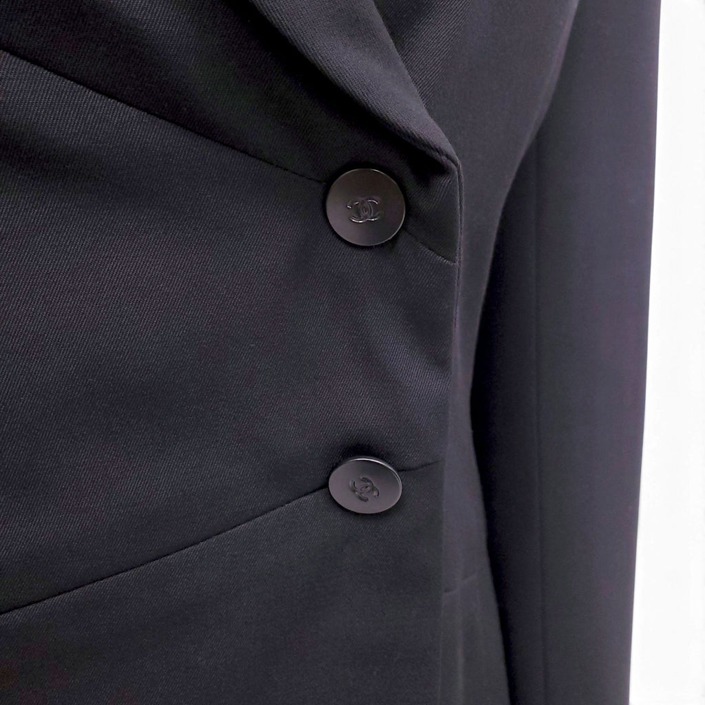 CHANEL BLACK SUIT WITH CC LOGO BUTTONS - SIZE 38