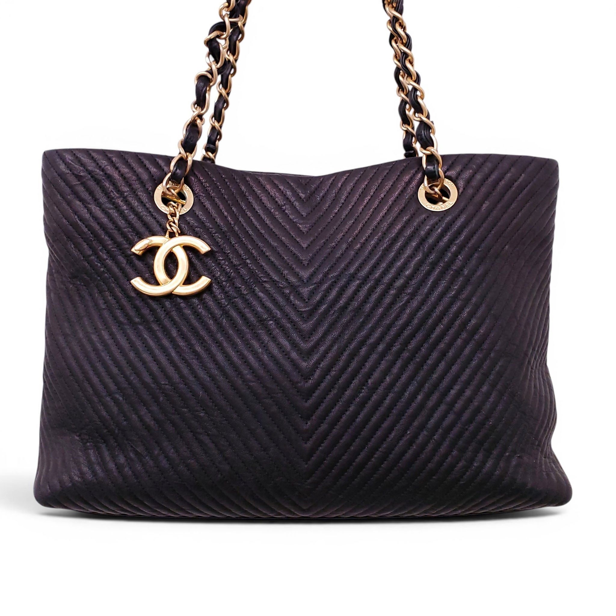CHANEL BLACK SURPIQUE CHEVRON TOTE