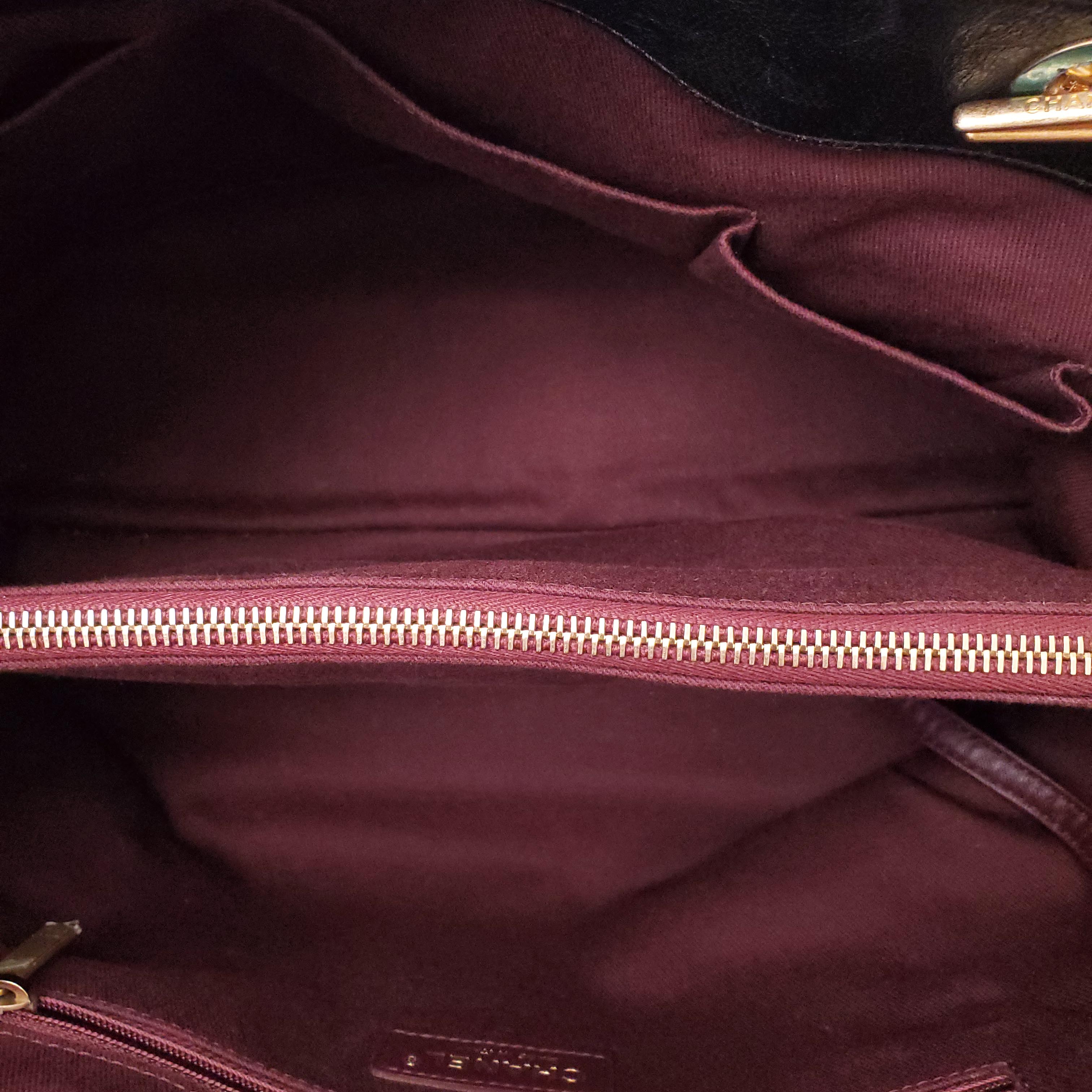 CHANEL BLACK SURPIQUE CHEVRON TOTE