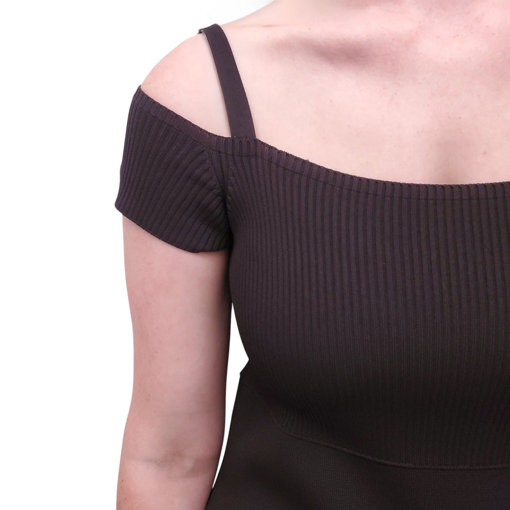 CHANEL BROWN KNIT DRESS WITH LOGO DETAIL - SIZE 38