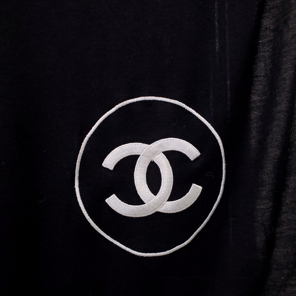 CHANEL CASHMERE BLACK AND CREAM LOGO SHAWL