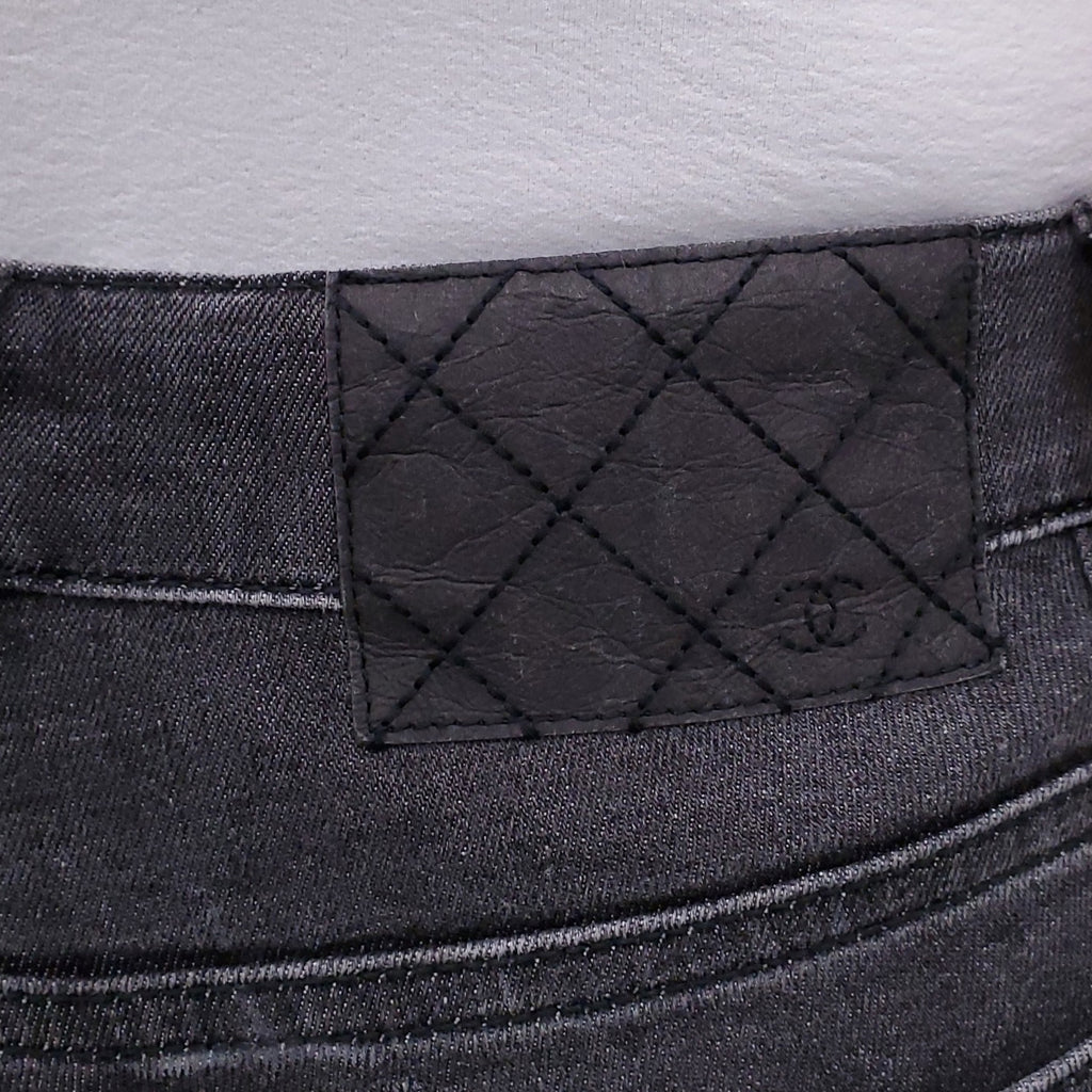 CHANEL CC GREY LOGO JEANS - SIZE 34
