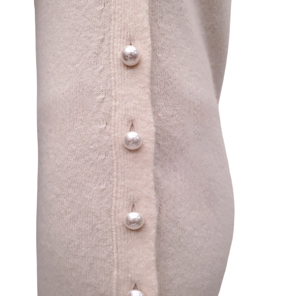 CHANEL CREAM CASHMERE MID LENGTH DRESS WITH PEARL CC LOGO - SIZE 36