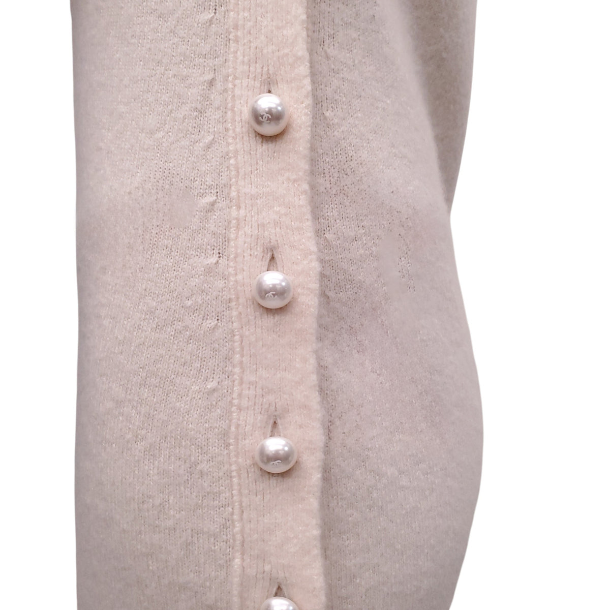 CHANEL CREAM CASHMERE MID LENGTH DRESS WITH PEARL CC LOGO - SIZE 36