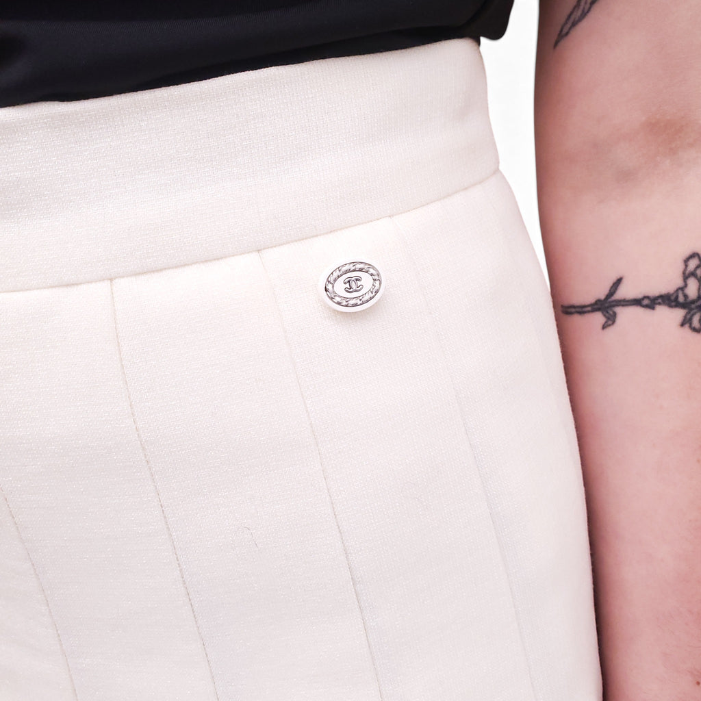 CHANEL CREAM IRIDESCENT PLEATED SKIRT - SIZE 38