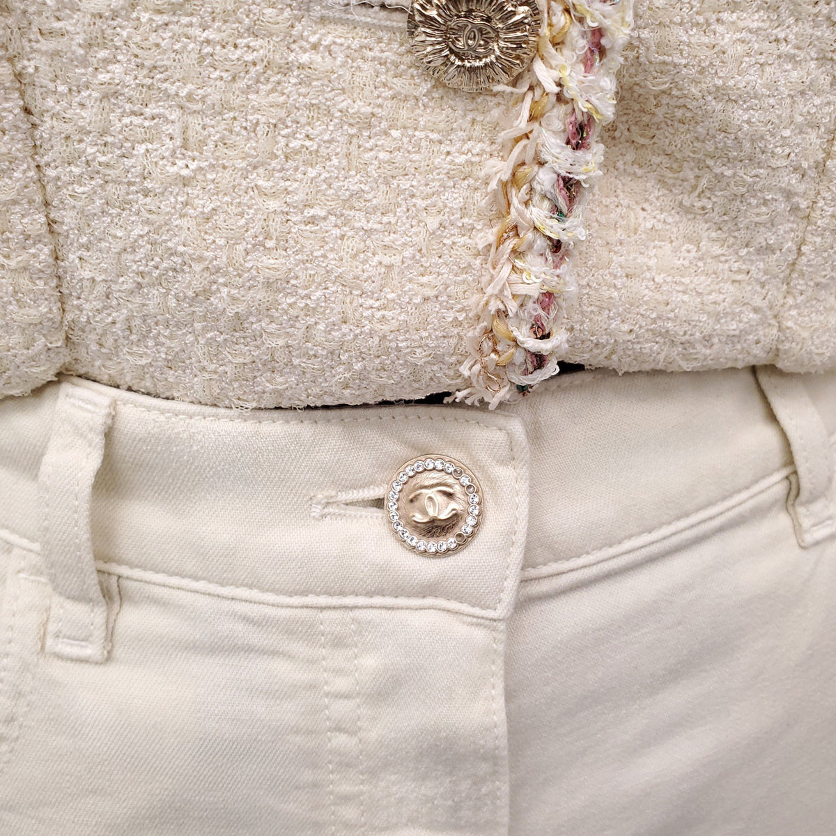 CHANEL CREAM JEANS WITH CRYSTAL BUTTON - SIZE 38