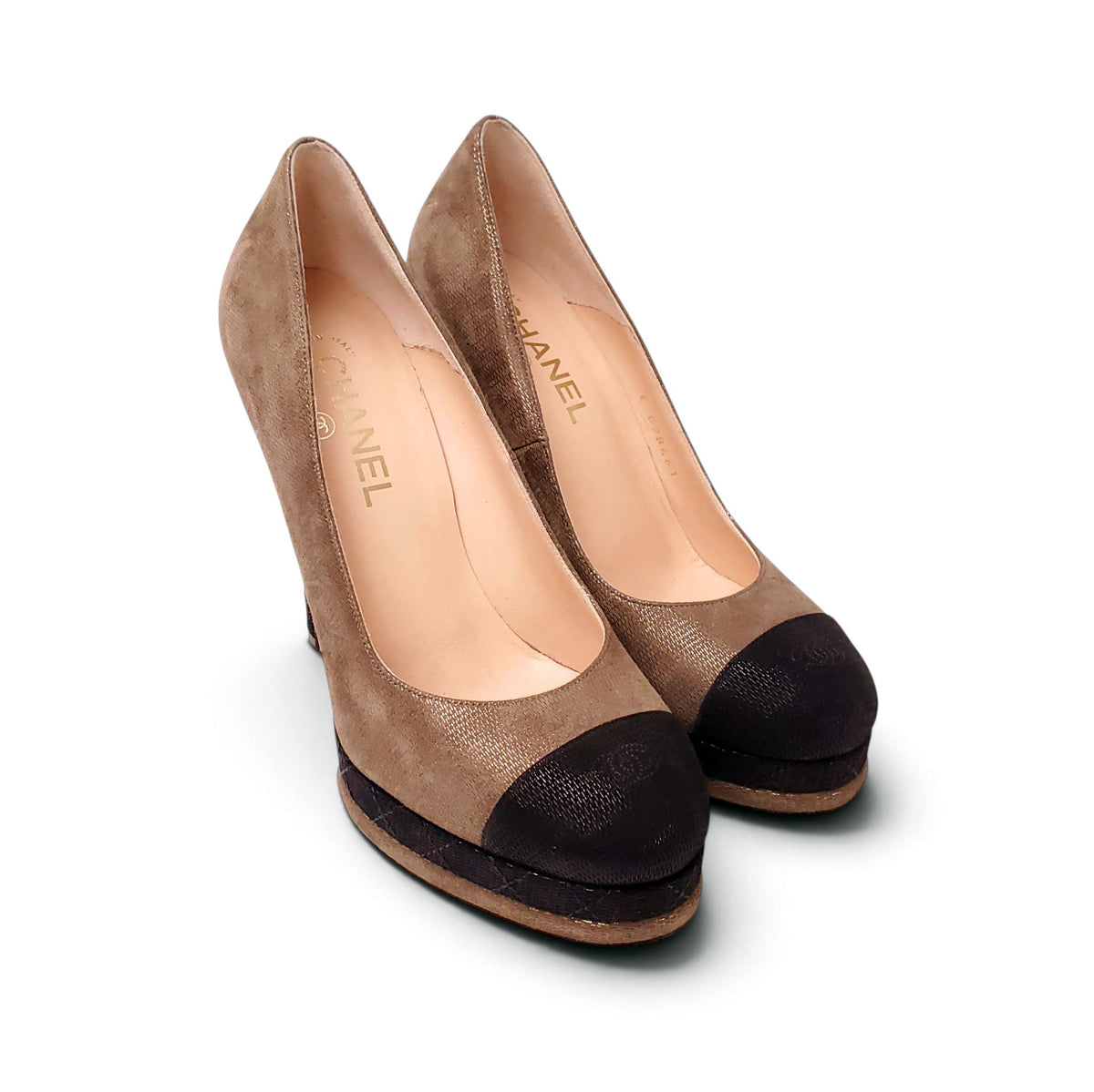 CHANEL GOLD HEELS WITH LOGO CAP TOE - SIZE 39