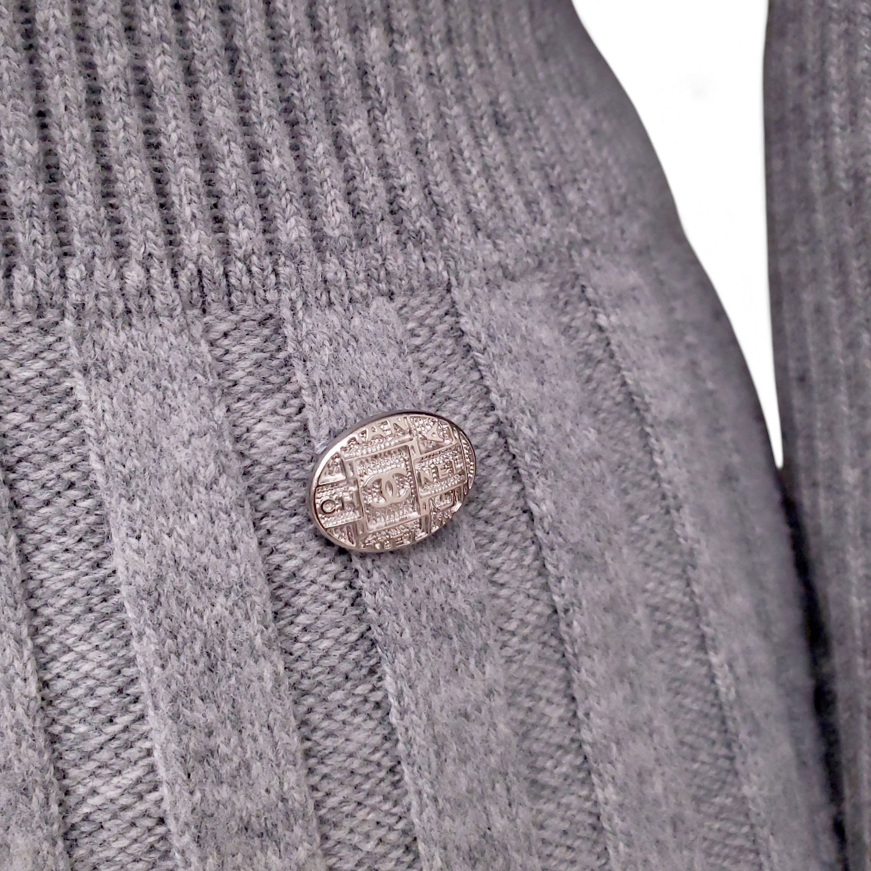 CHANEL GREY CASHMERE KNIT PLEATED DRESS  - SIZE 34
