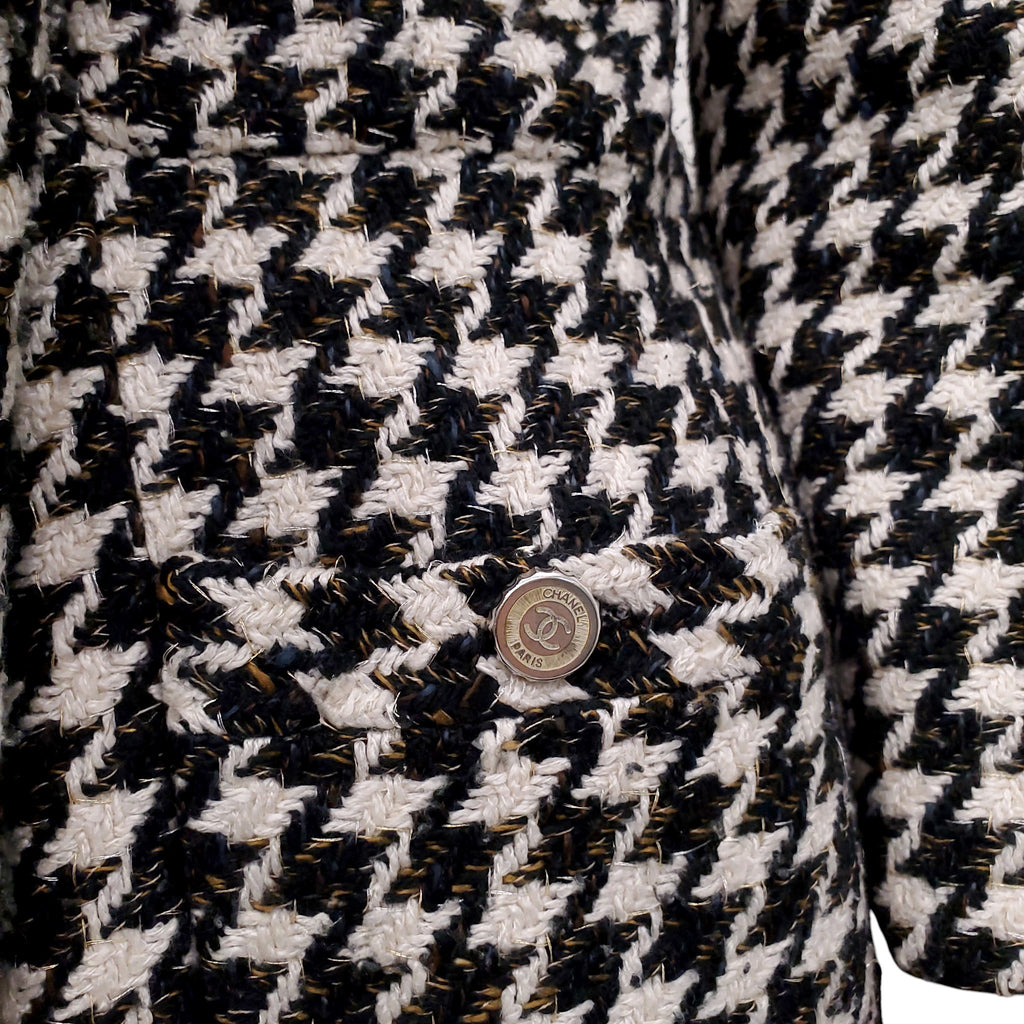 CHANEL HOUNDSTOOTH COAT WITH CC LOGO BUTTONS - SIZE 36