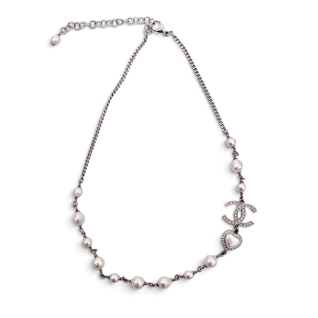 CHANEL PEARL AND HEART NECKLACE
