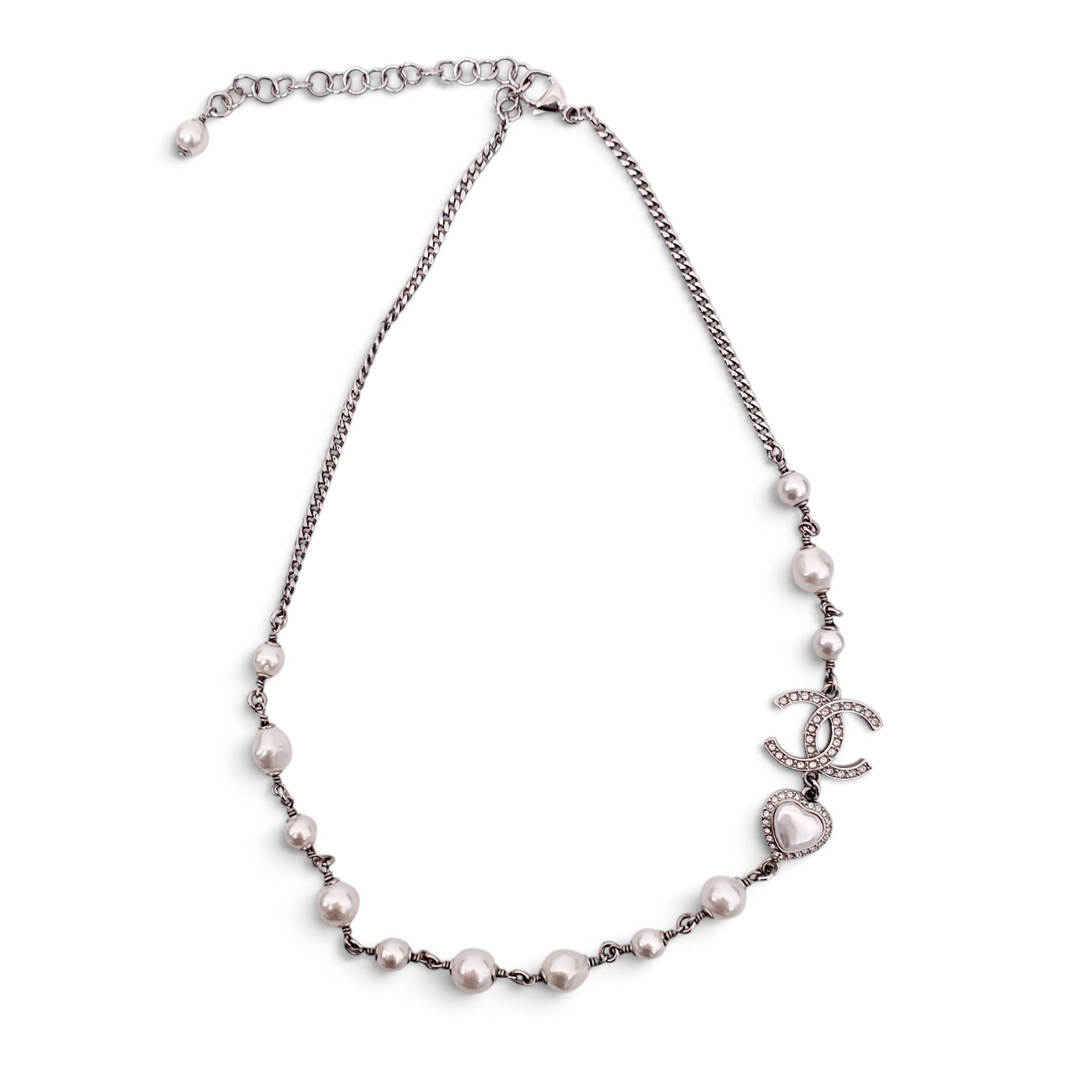 CHANEL PEARL AND HEART NECKLACE