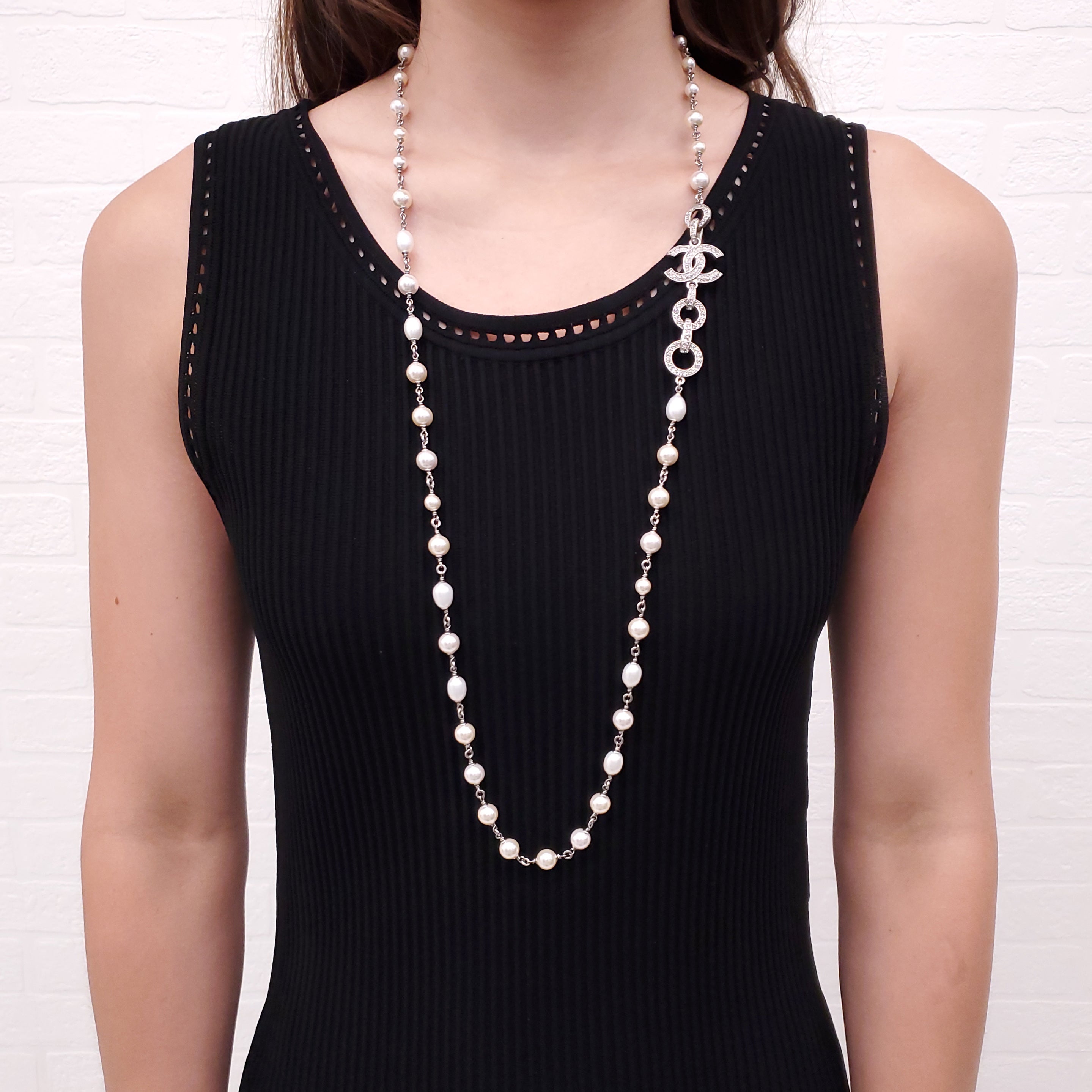CHANEL PEARL AND SILVER CRYSTAL CHAIN LOGO NECKLACE