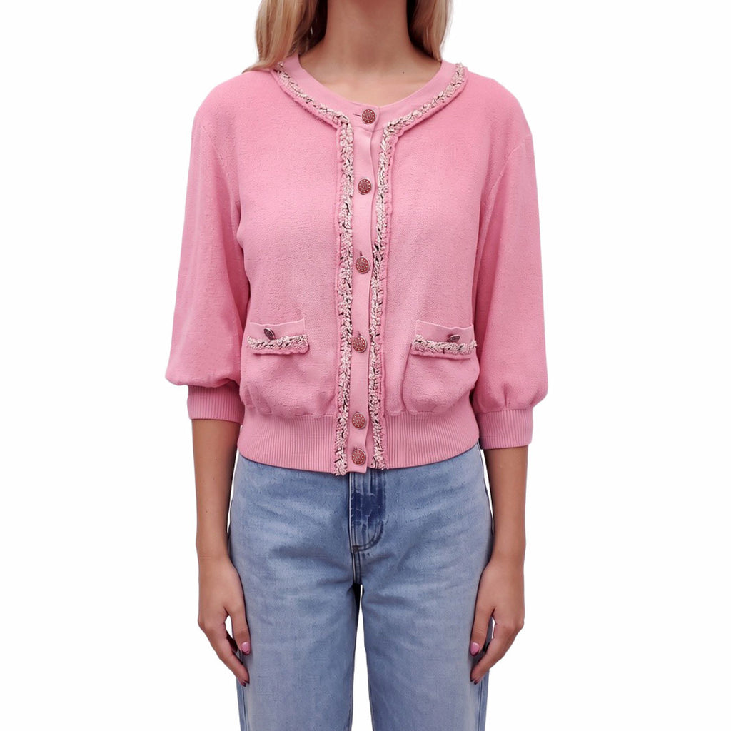 CHANEL PINK CARDIGAN WITH BURGUNDY LOGO BUTTON - SIZE 40