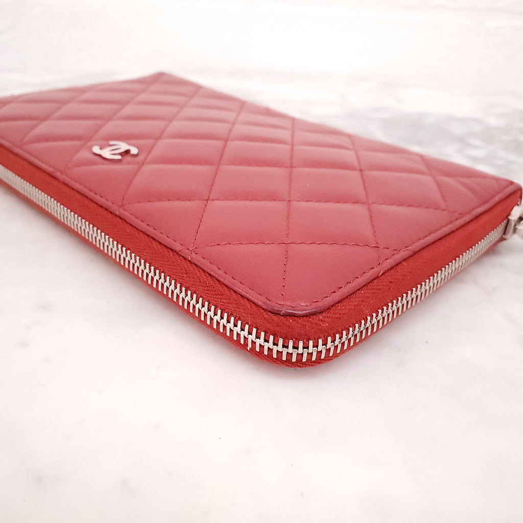 CHANEL RED QUILTED LEATHER ZIP WALLET