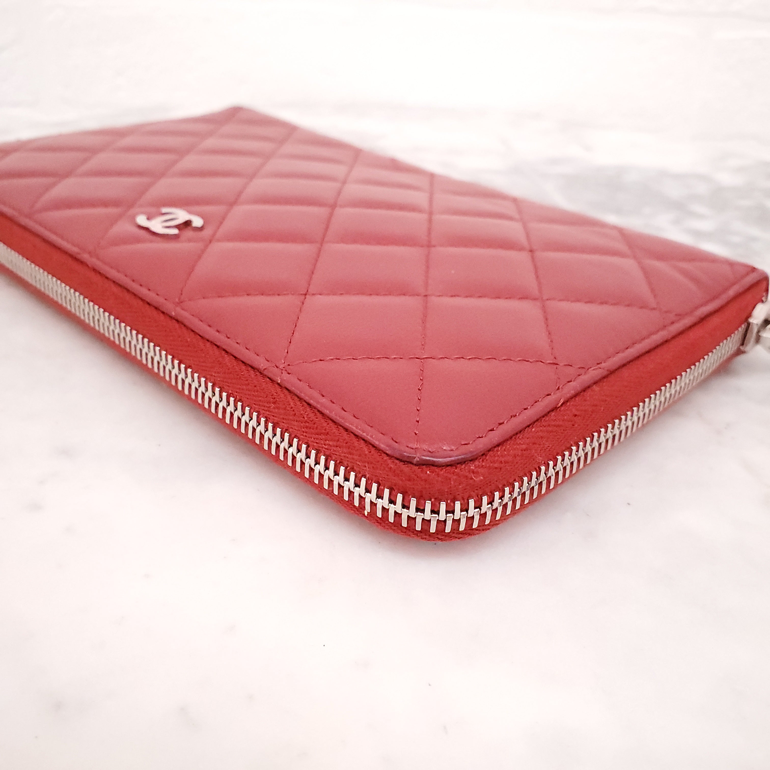 CHANEL RED QUILTED LEATHER ZIP WALLET