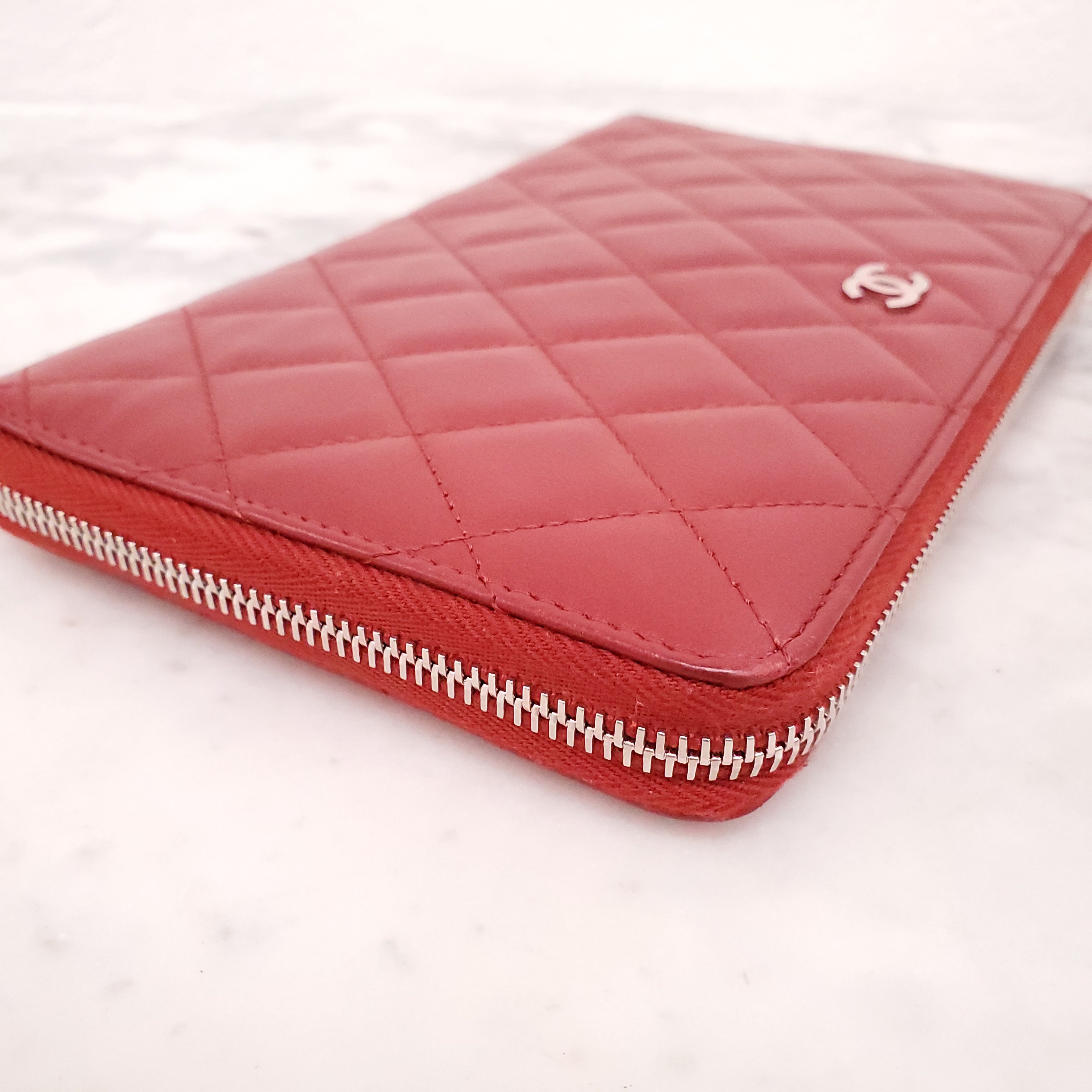 CHANEL RED QUILTED LEATHER ZIP WALLET