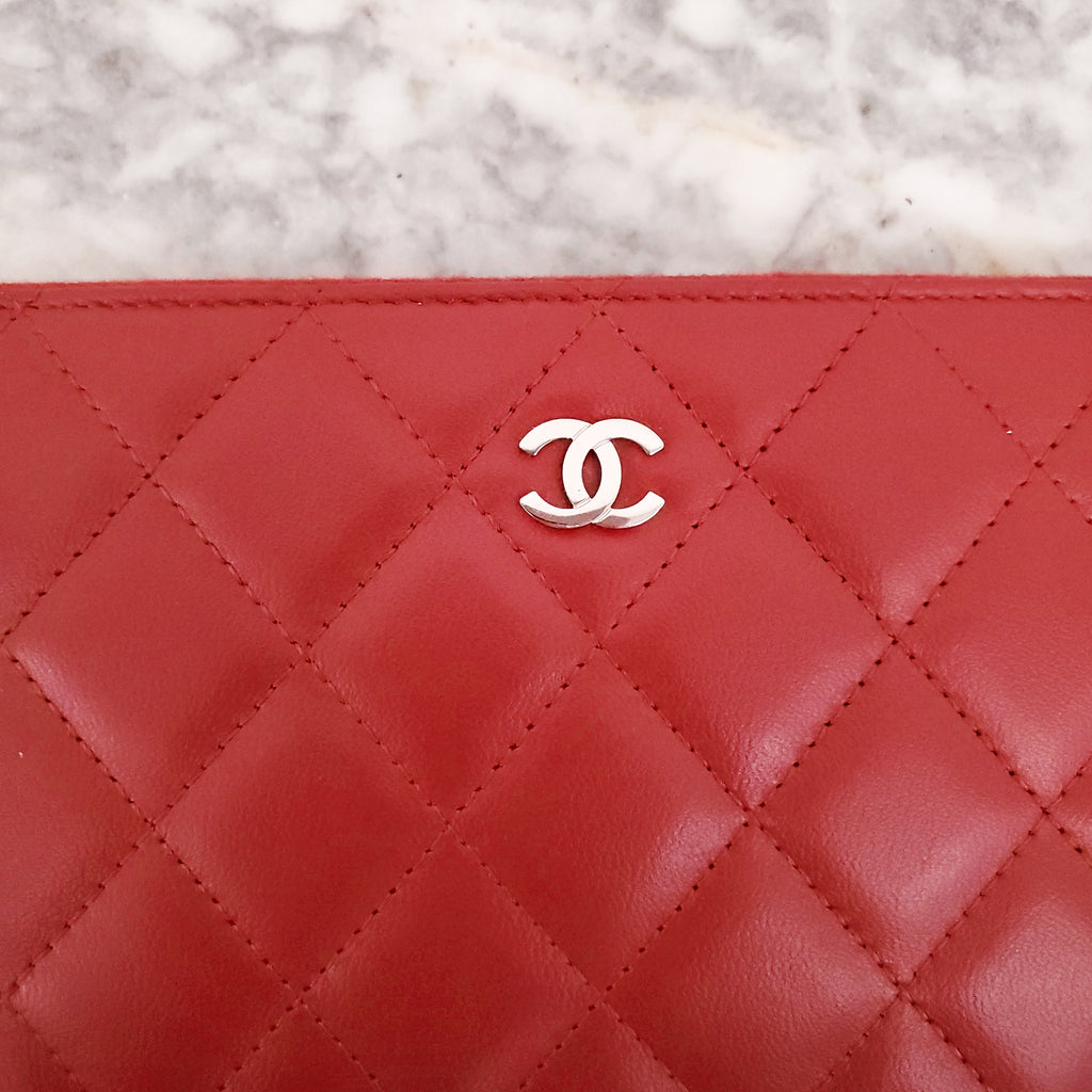 CHANEL RED QUILTED LEATHER ZIP WALLET