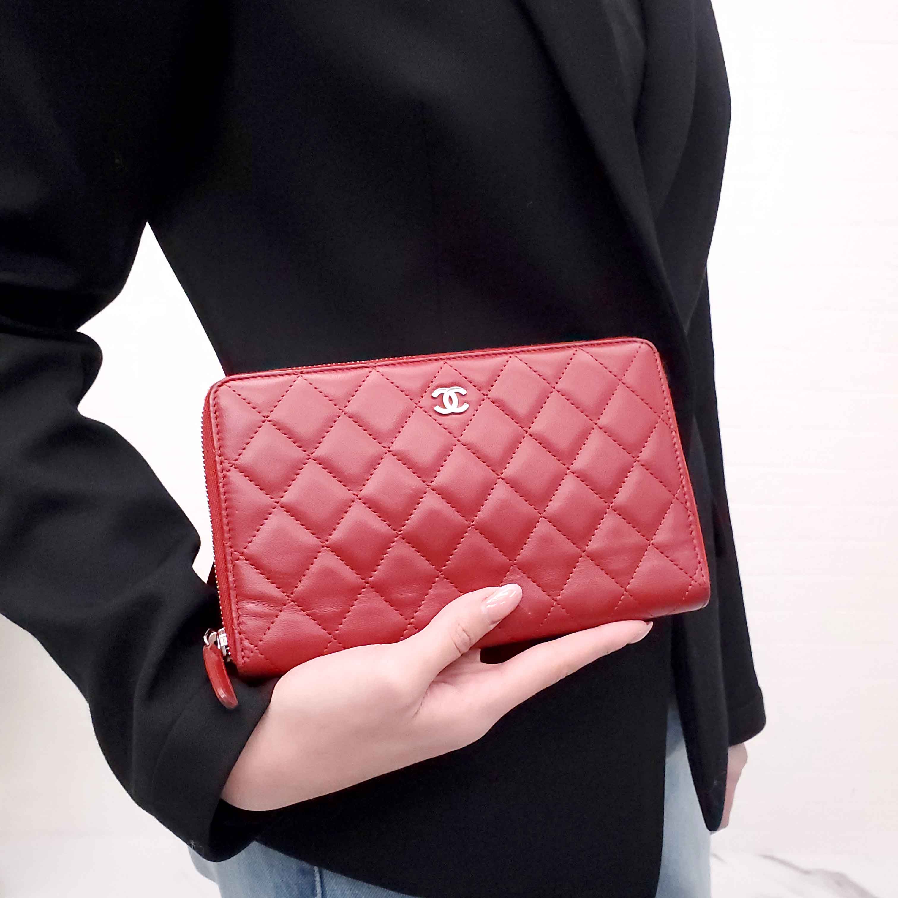 CHANEL RED QUILTED LEATHER ZIP WALLET