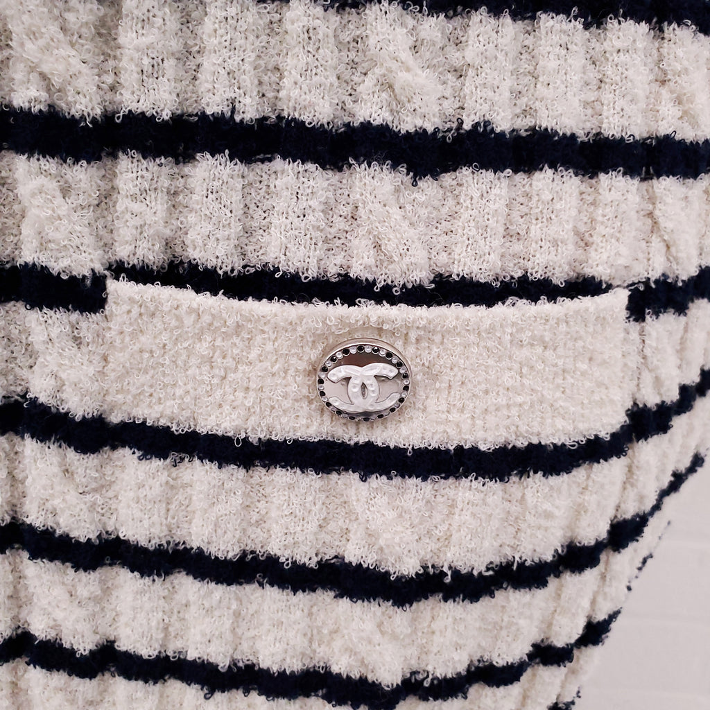 CHANEL SHORT SLEEVE CREAM AND NAVY STRIPED DRESS WITH LOGO AND CUT OUT BACK DETAIL - SIZE 38