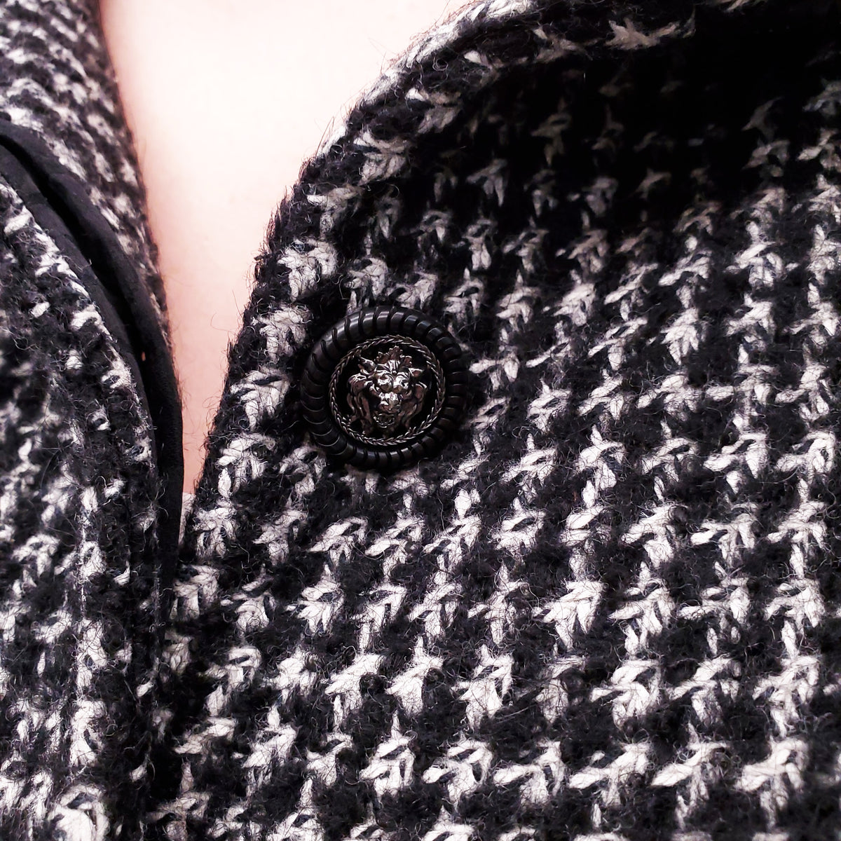 CHANEL TWEED BLACK AND WHITE COAT WITH LION BUTTONS - SIZE 38