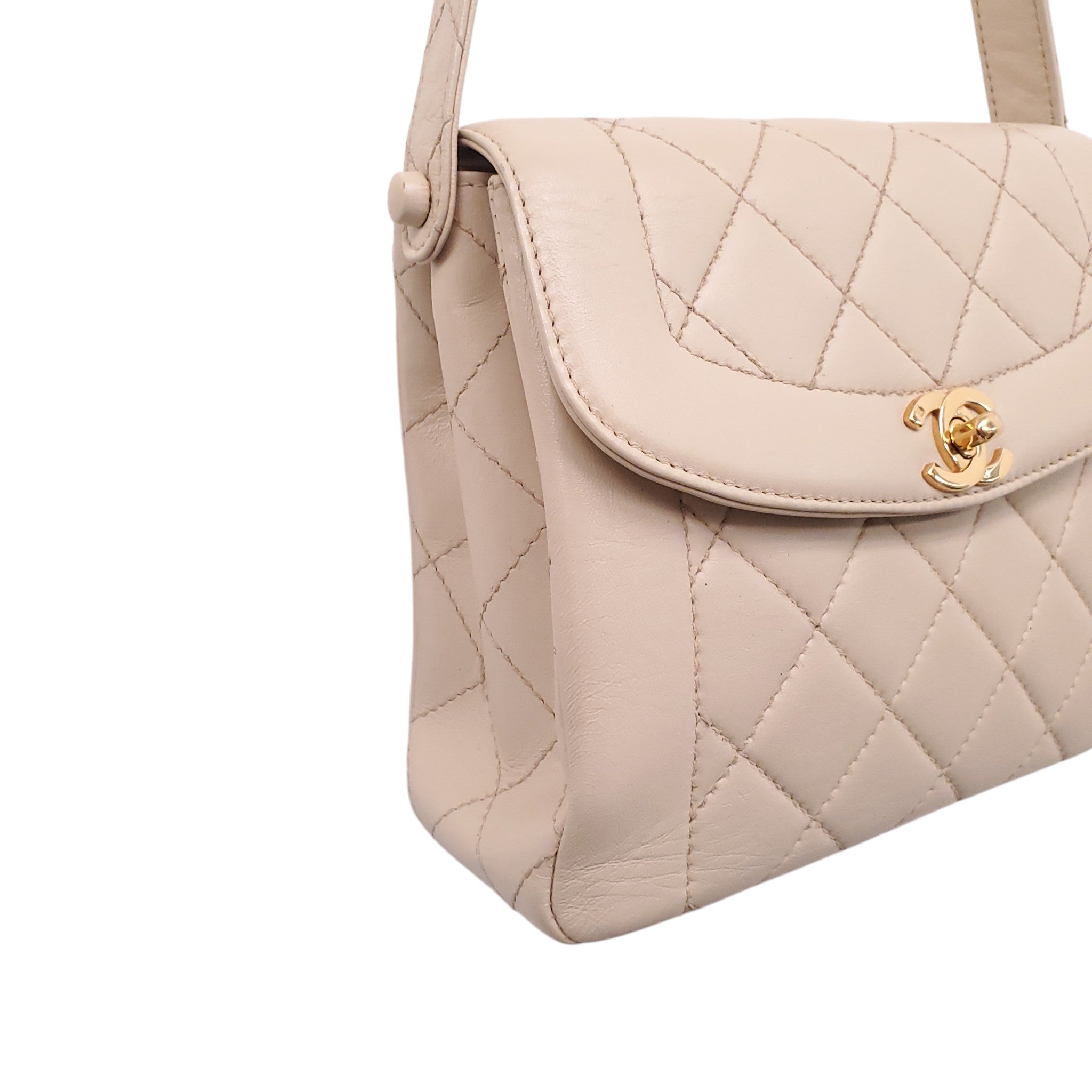 CHANEL VINTAGE BEIGE LEATHER SHOULDER BAG