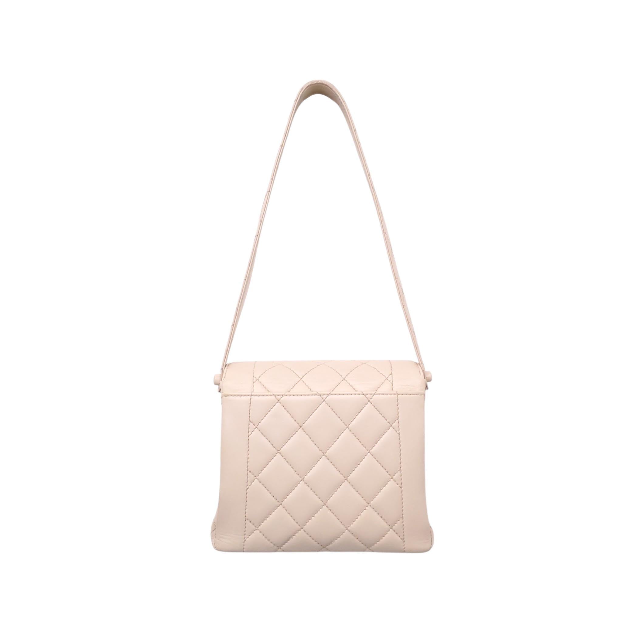 CHANEL VINTAGE BEIGE LEATHER SHOULDER BAG