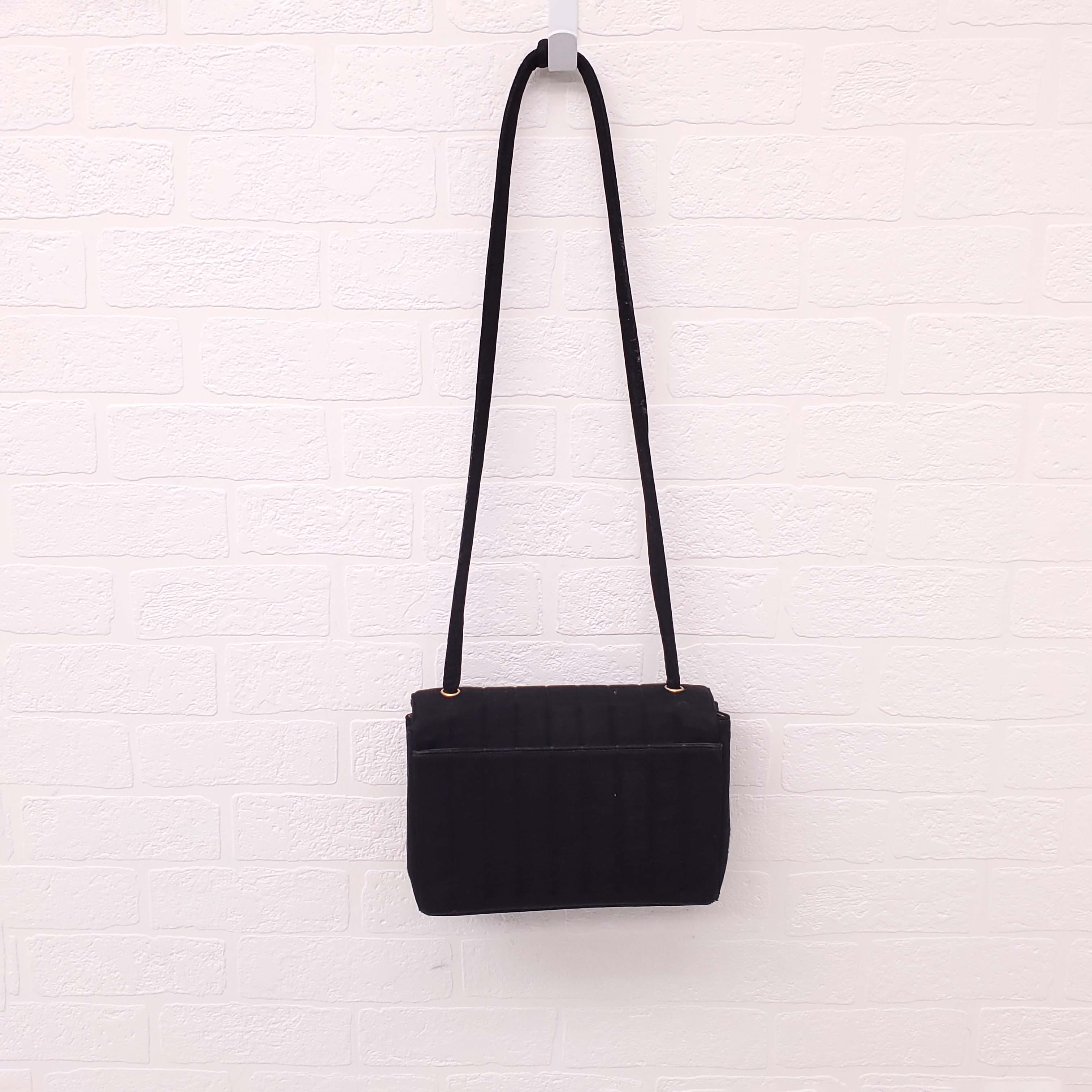 CHANEL VINTAGE BLACK FABRIC 'VERTICAL FLAP' BAG