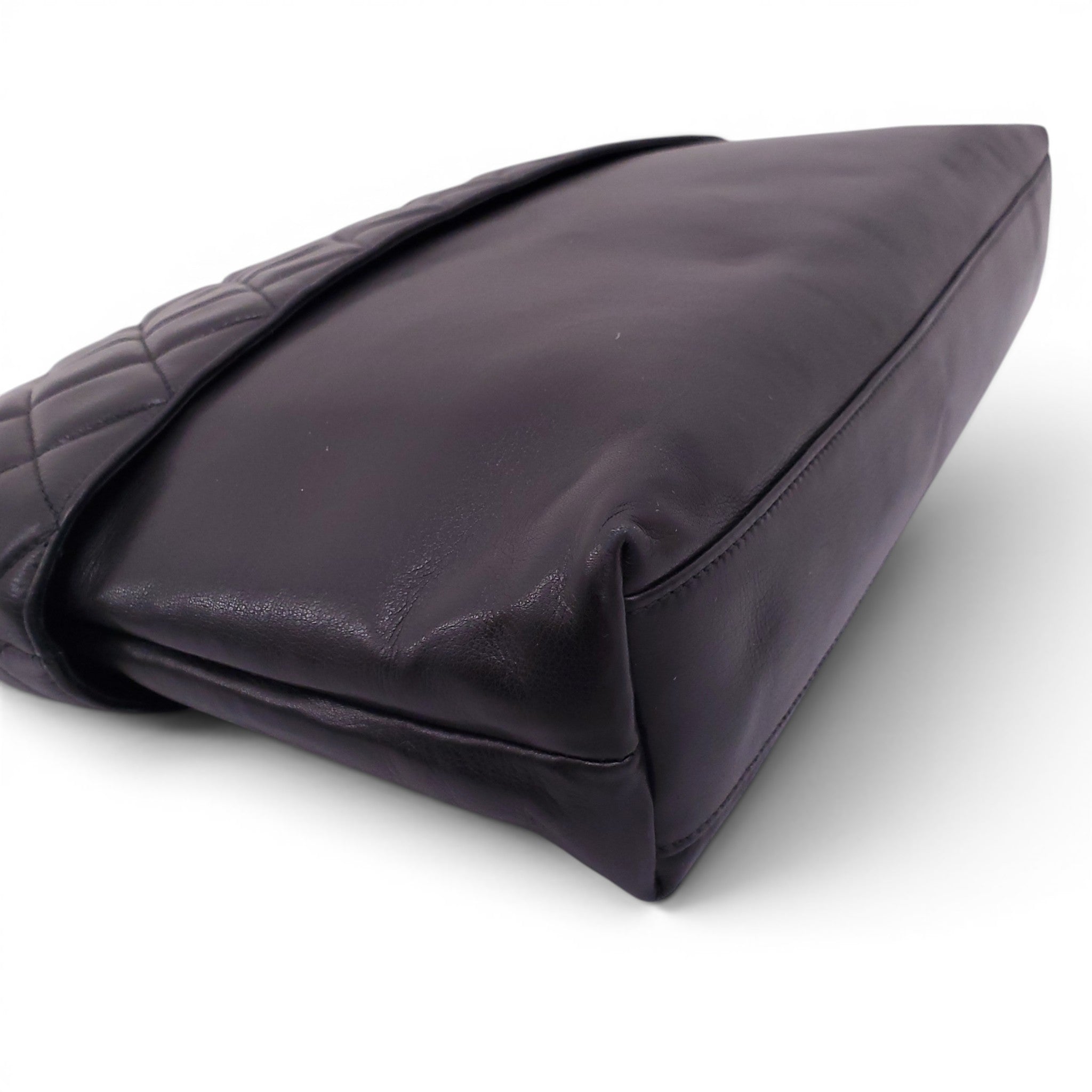 CHANEL VINTAGE BLACK QUILTED LEATHER CLUTCH