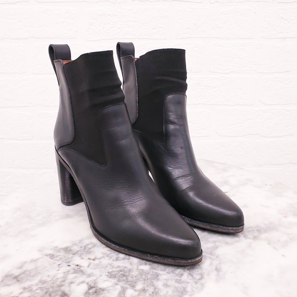 CHLOÉ BLACK LEATHER BOOTIES - SIZE 38