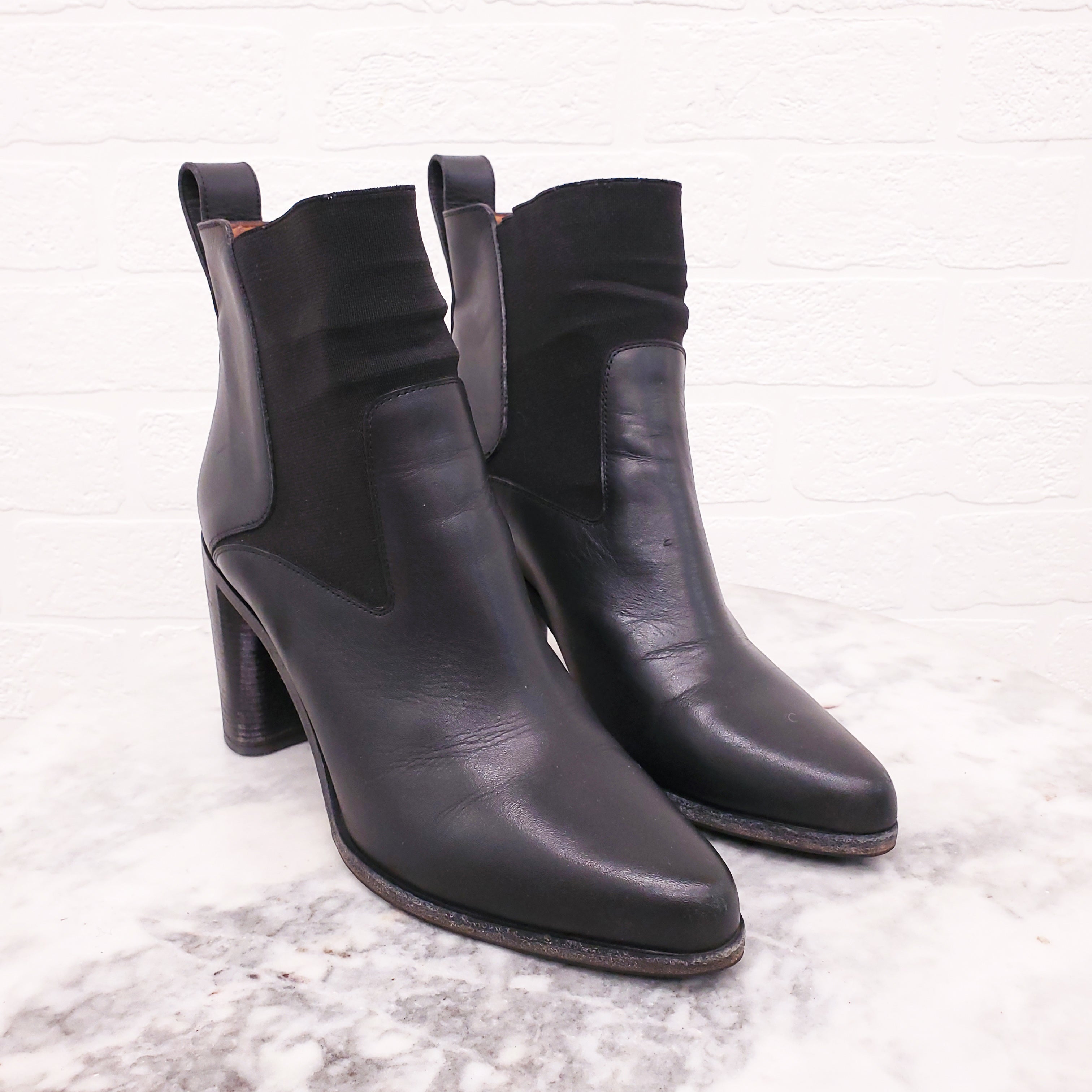 CHLOÉ BLACK LEATHER BOOTIES - SIZE 38