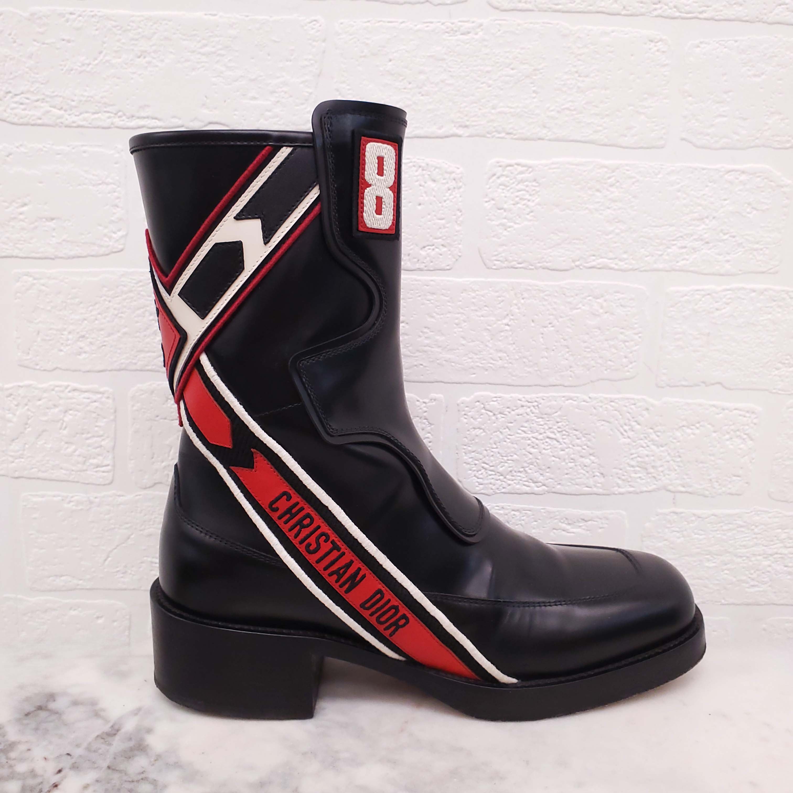 CHRISTIAN DIOR BLACK 'DIORALLY' LEATHER MOTO BOOTS - SIZE 37