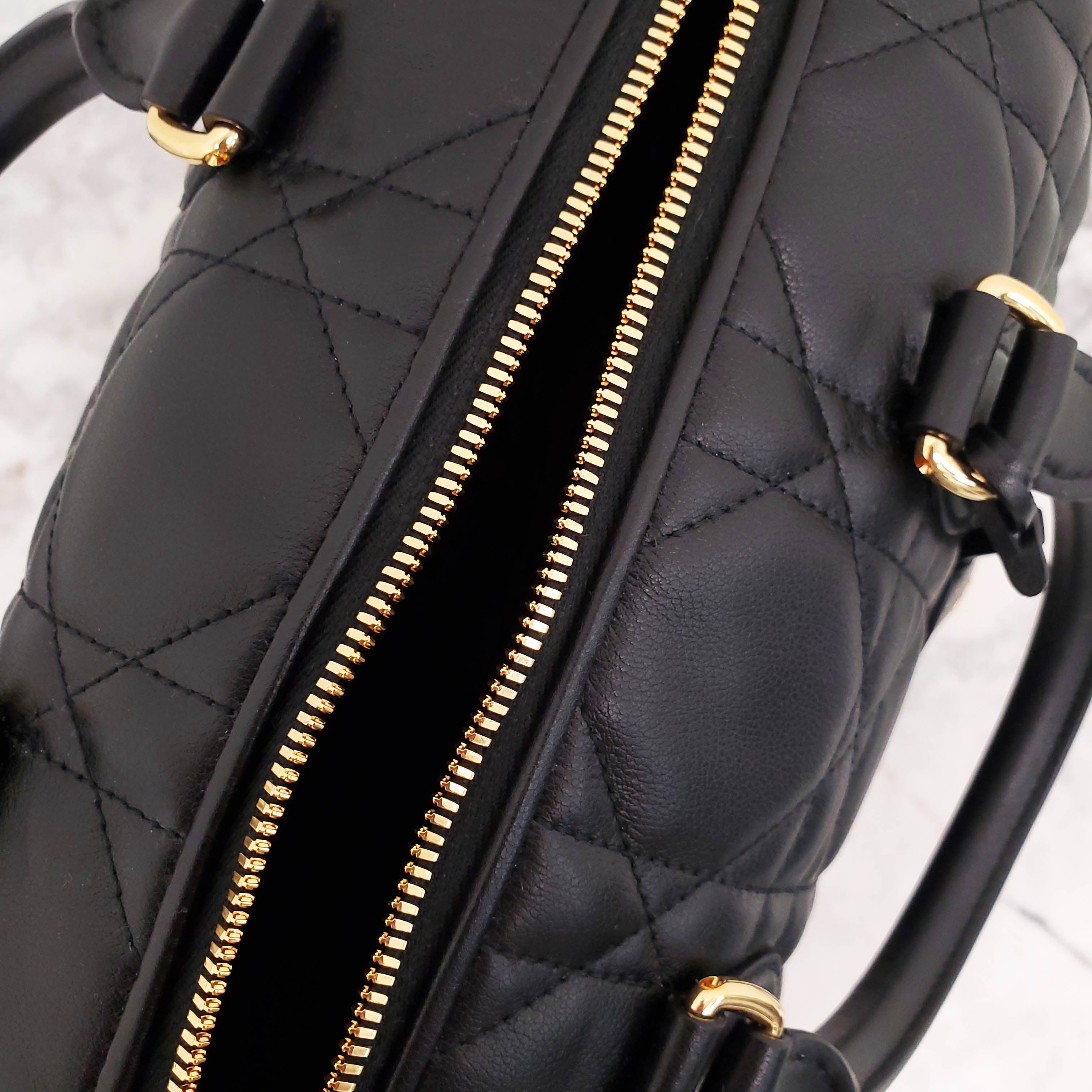 DIOR BLACK MACROCANNAGE CALFSKIN GROOVE 25 BAG