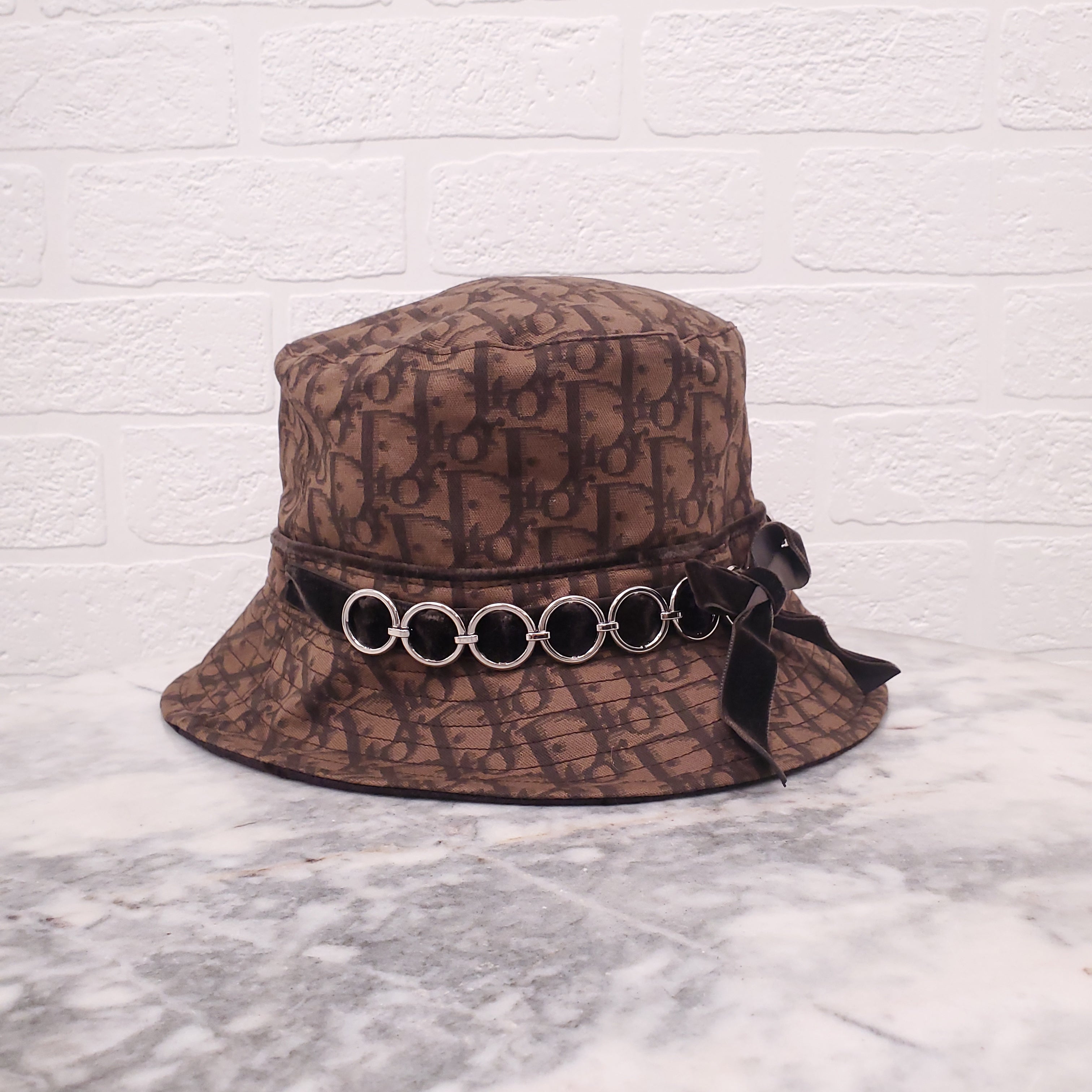 DIOR LOGO BUCKET HAT - SIZE 57(M)