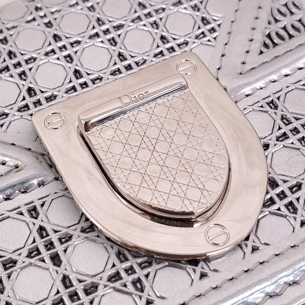 DIOR SILVER METALLIC DIORAMA WALLET