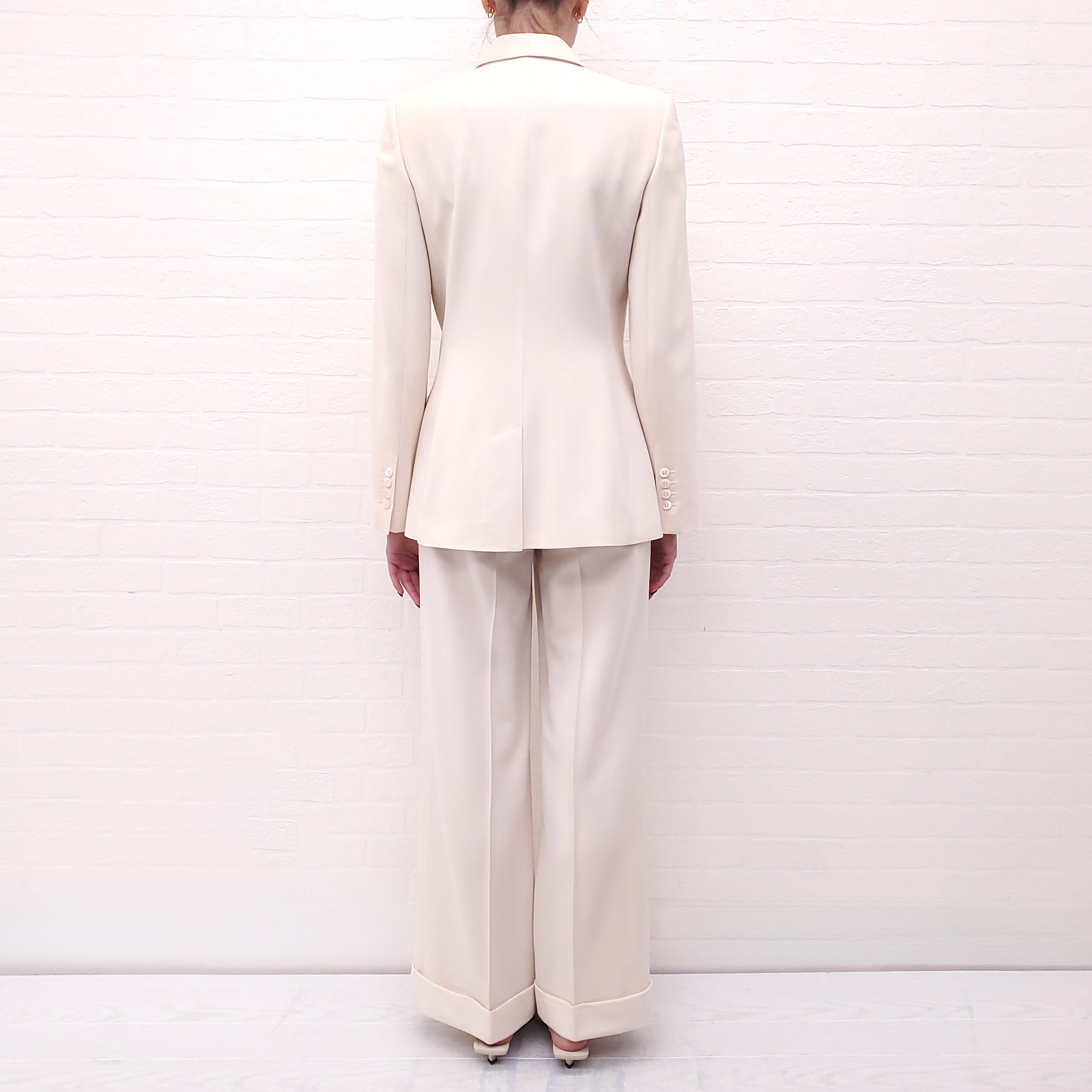 DOLCE & GABBANA CREAM SUIT WITH OVERSIZED BLAZER - SIZE 42