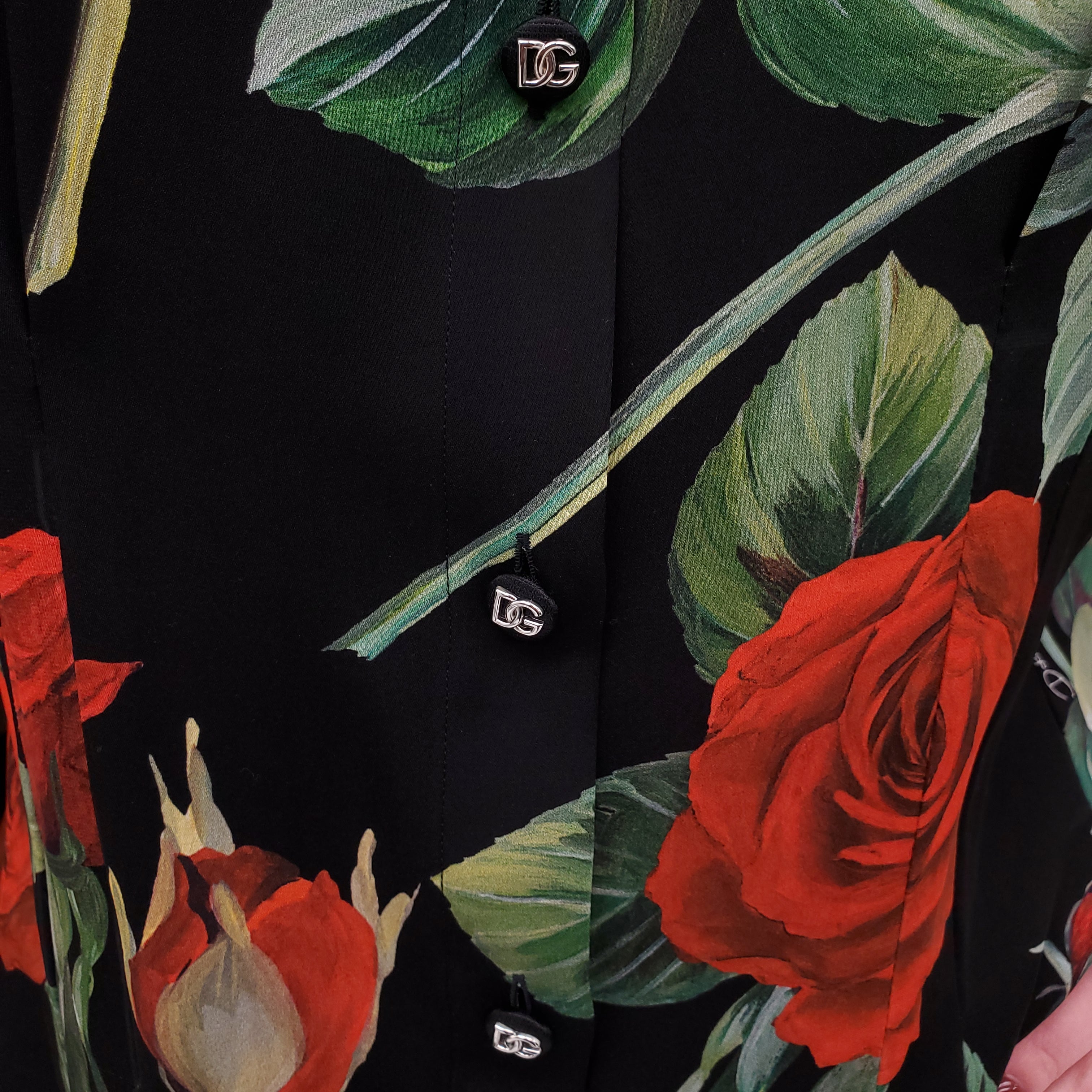 DOLCE & GABBANA ROSE PRINT BUTTON UP SILK BLOUSE WITH LOGO BUTTONS AND EXAGGERATED SHOULDERS - SIZE 46
