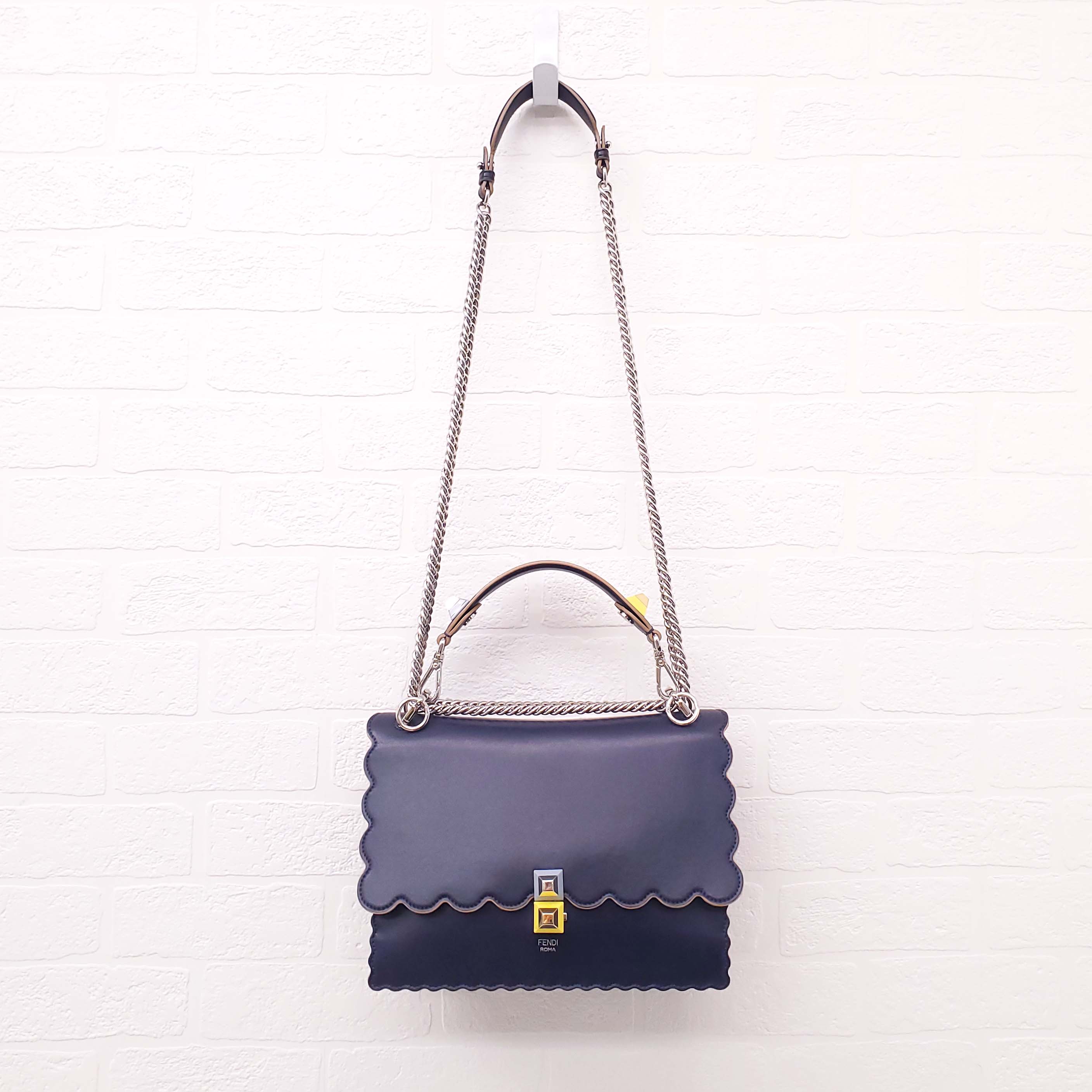 FENDI NAVY LEATHER 'MEDIUM KAN' BAG