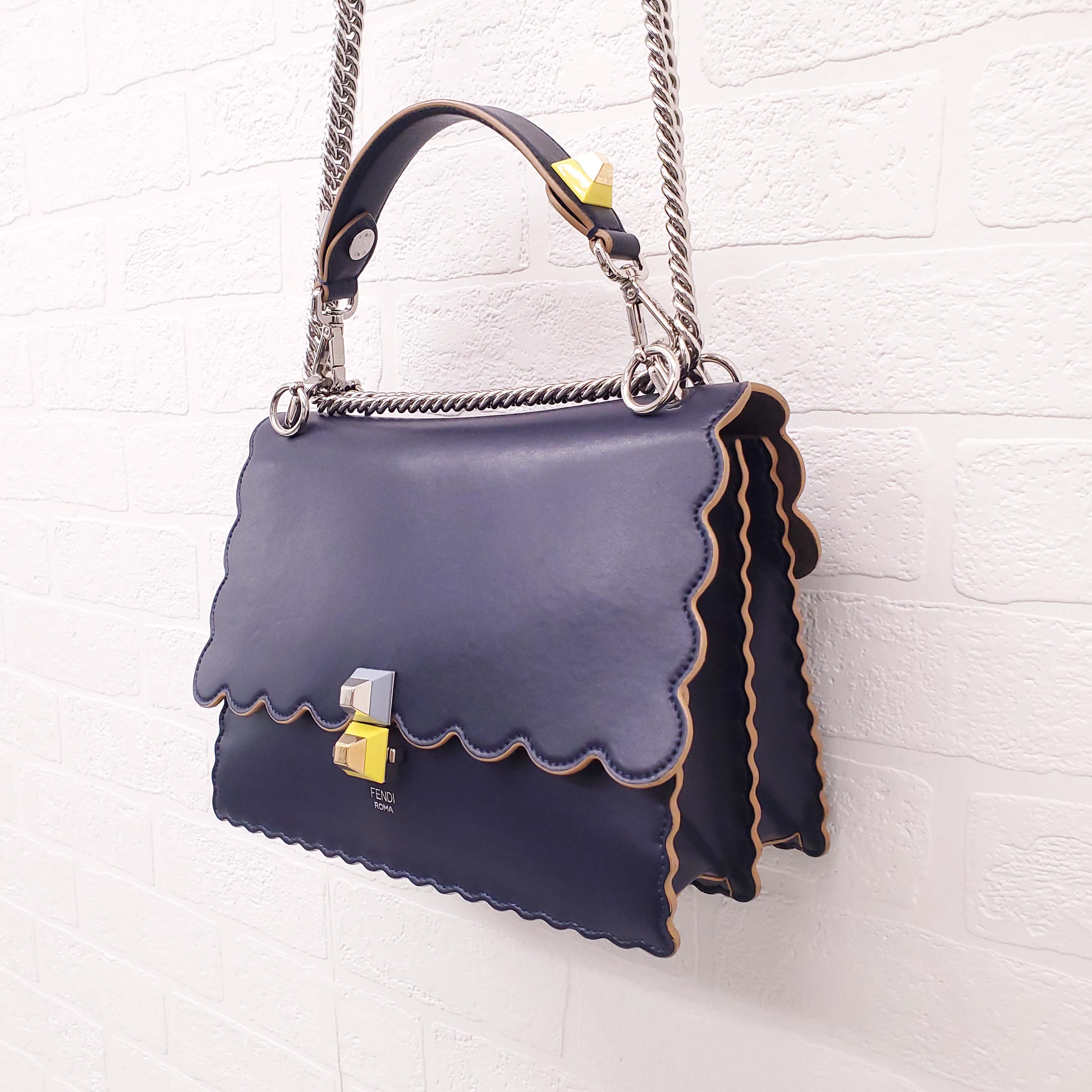 FENDI NAVY LEATHER 'MEDIUM KAN' BAG
