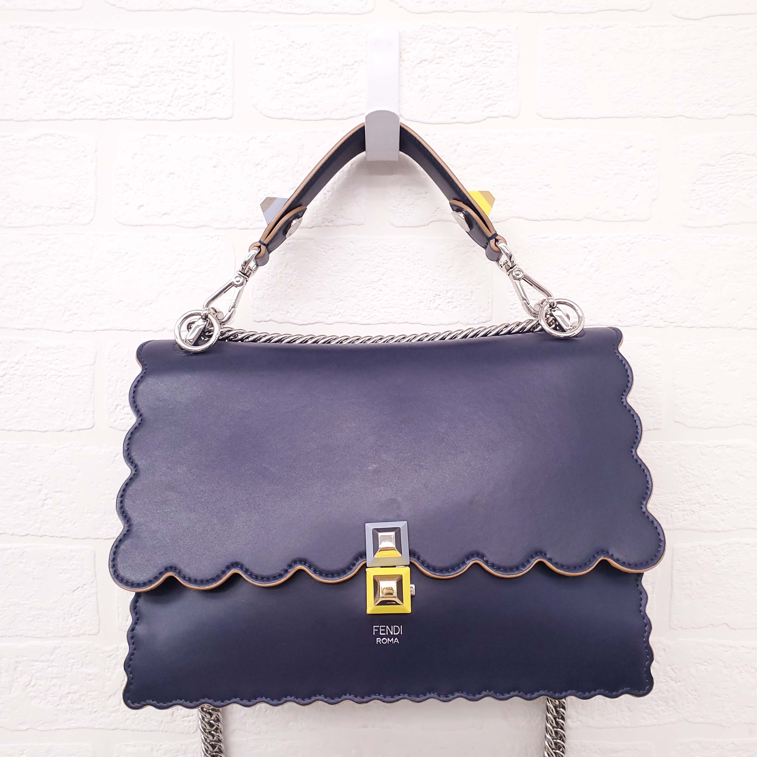 FENDI NAVY LEATHER 'MEDIUM KAN' BAG