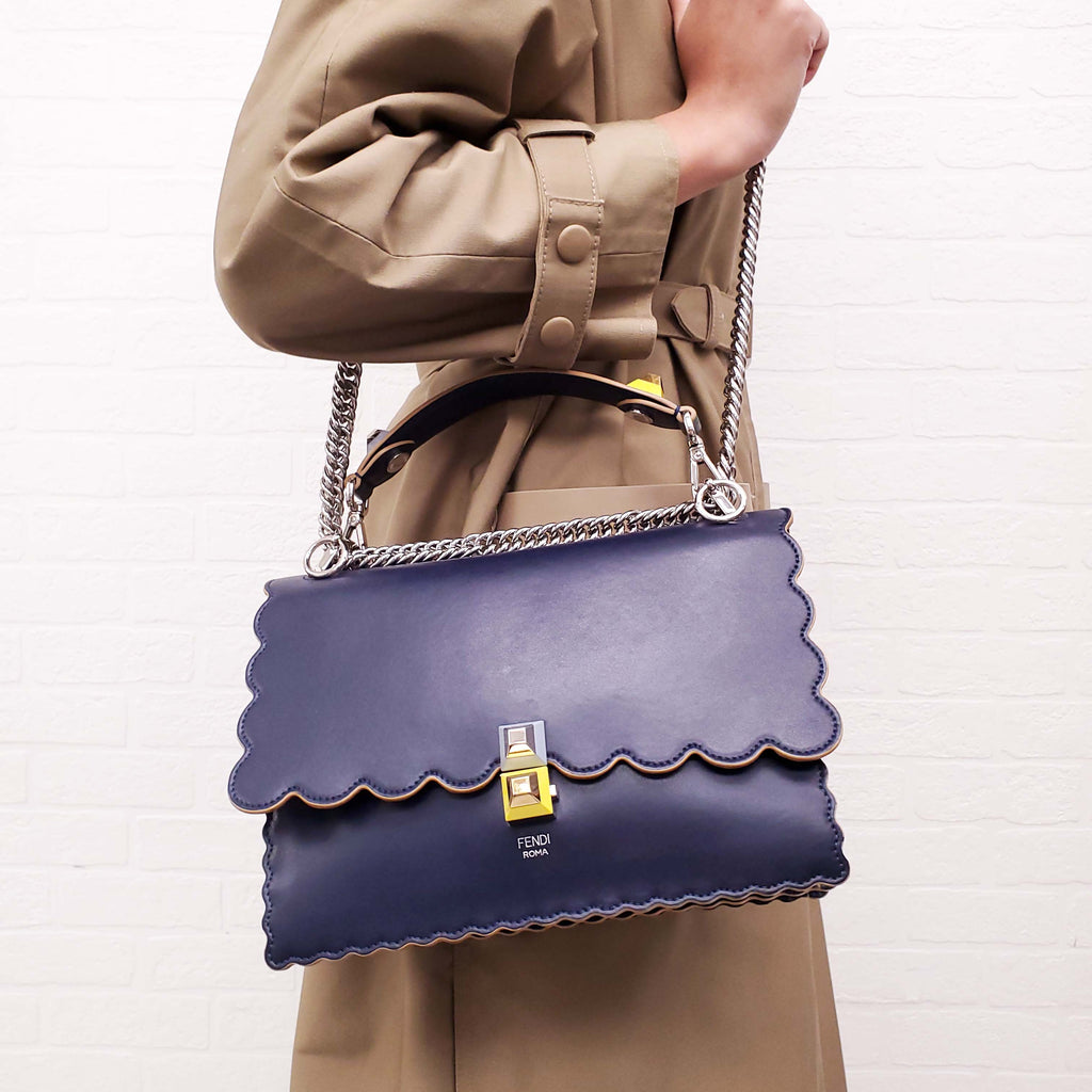 FENDI NAVY LEATHER 'MEDIUM KAN' BAG