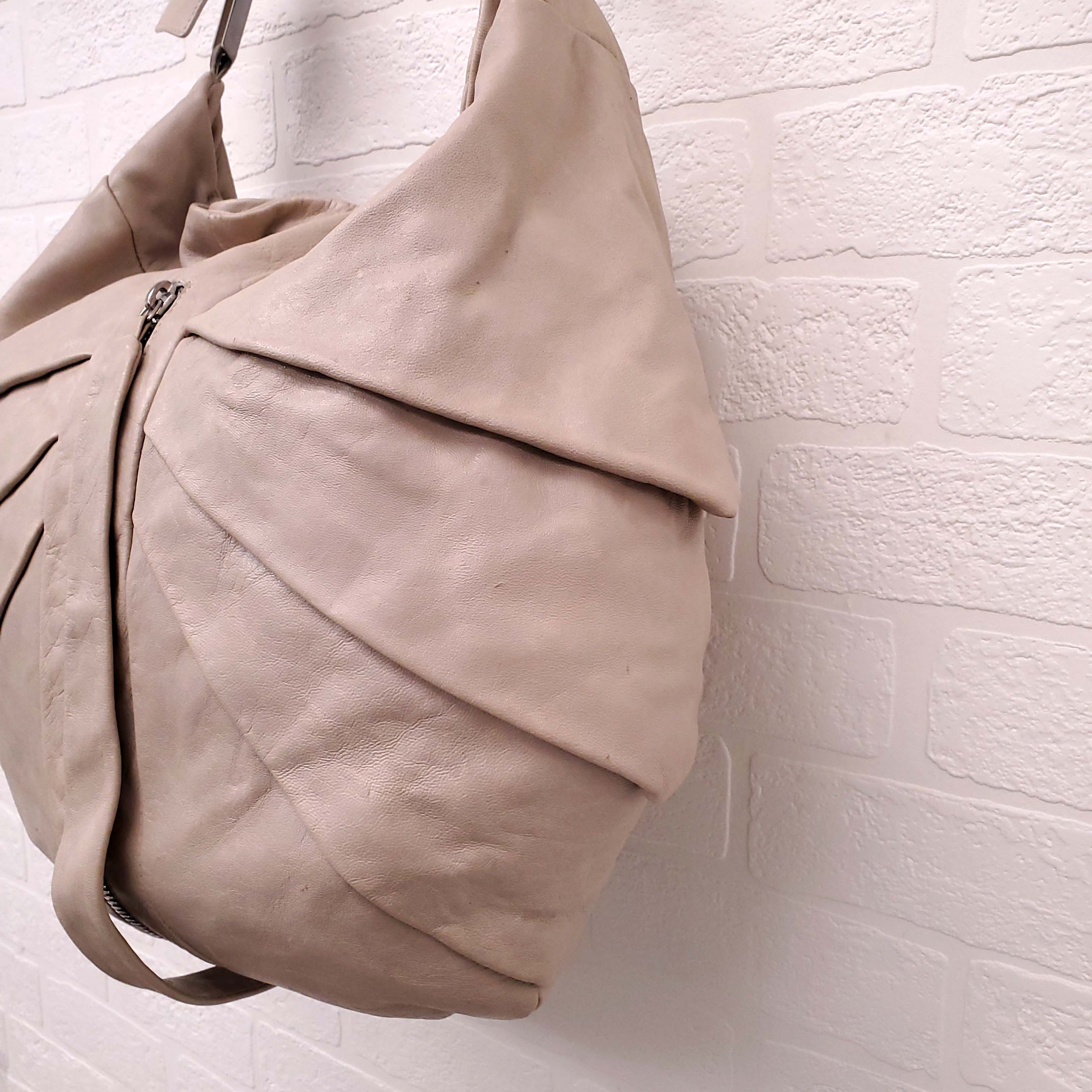 FENDI TAUPE LEATHER SHOULDER BAG WITH FRONT ZIPPER DETAIL