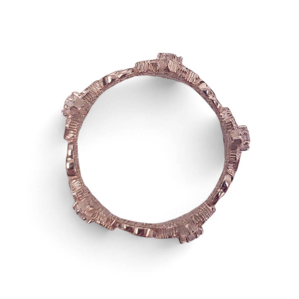 GUCCI 18K GOLD AND DIAMOND FLORAL LOGO RING