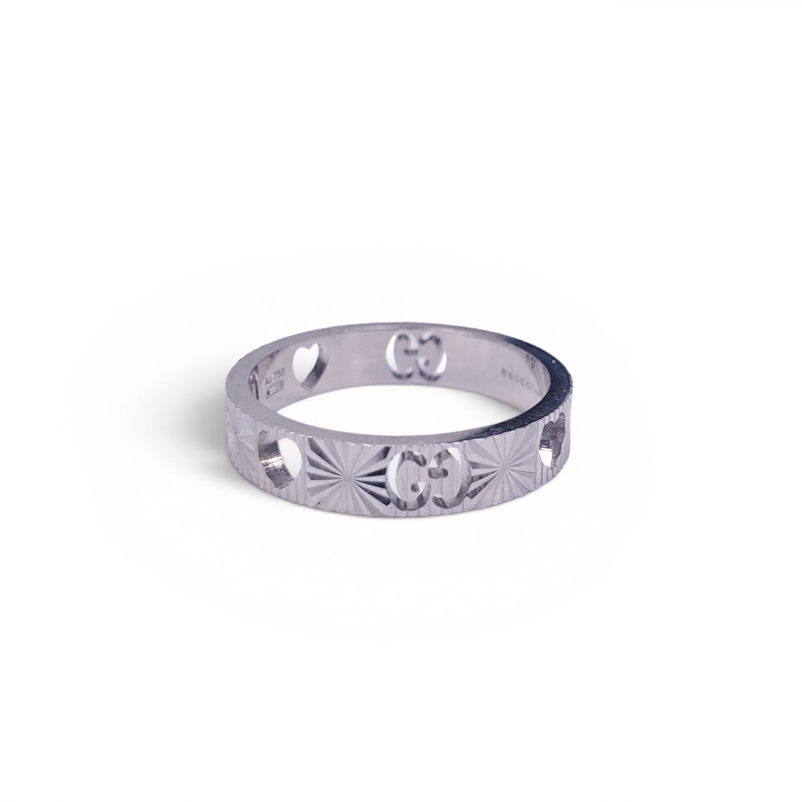 GUCCI 18K WHITE GOLD LOGO RING