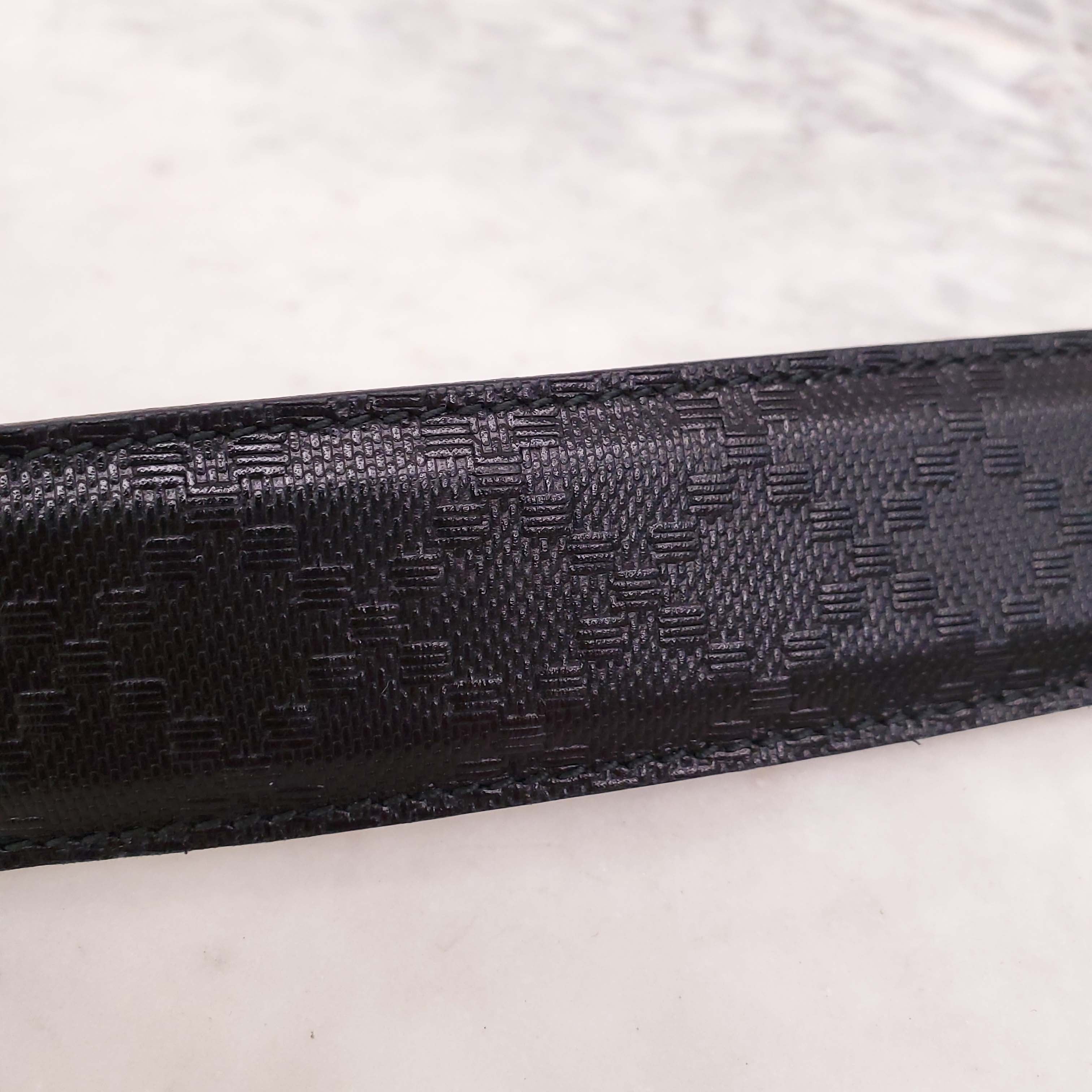 GUCCI BLACK BELT WITH SILVER LOGO BUCKLE - SIZE 105 (MENS)