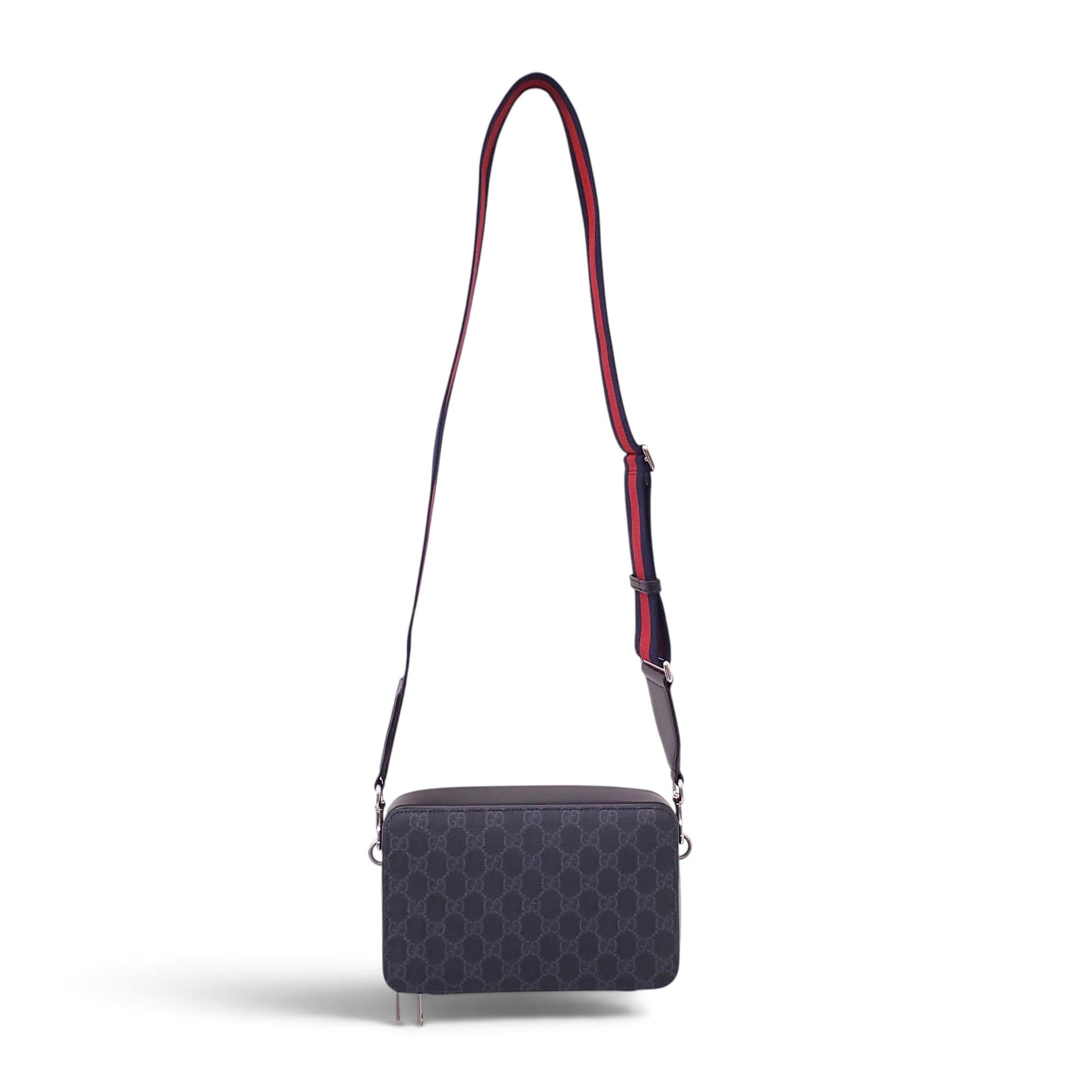 GUCCI BLACK GG LOGO SQUARE BAG