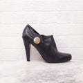 GUCCI BLACK LEATHER BOOTIES WITH GOLD EMBLEM - SIZE 40C