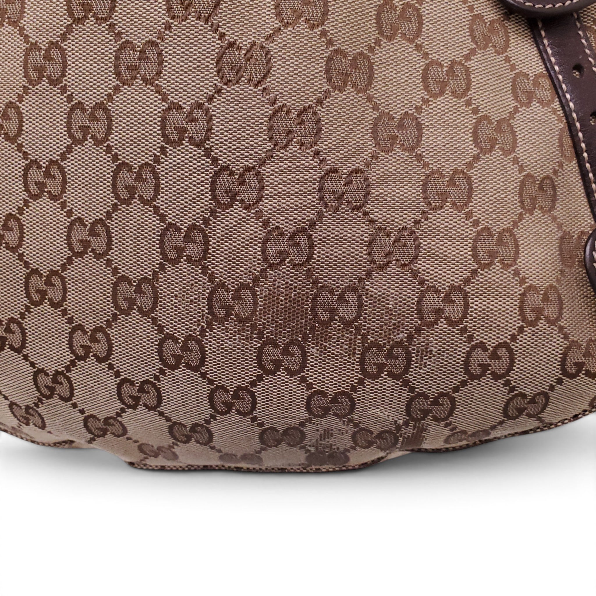 GUCCI GG CANVAS MEDIUM PELHAM HOBO BAG