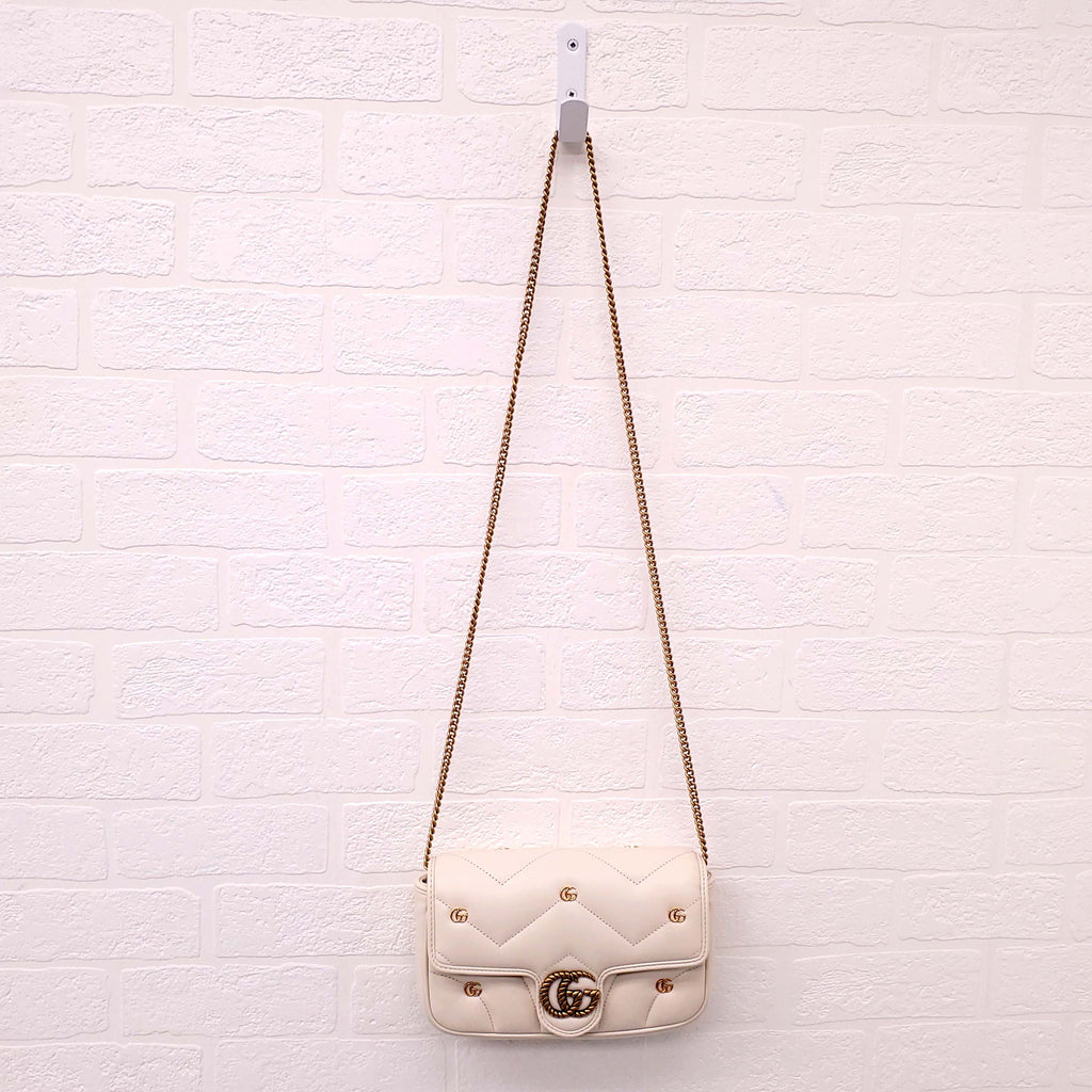 GUCCI GG MARMONT SMALL SHOULDER BAG IN IVORY WITH GG GOLD LOGOS