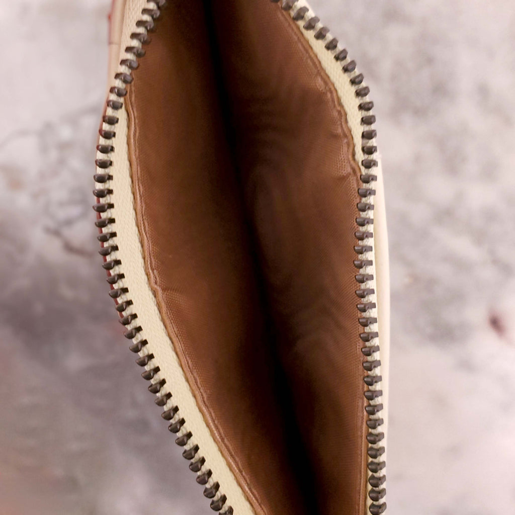 GUCCI GG MARMONT SMALL SHOULDER BAG IN IVORY WITH GG GOLD LOGOS