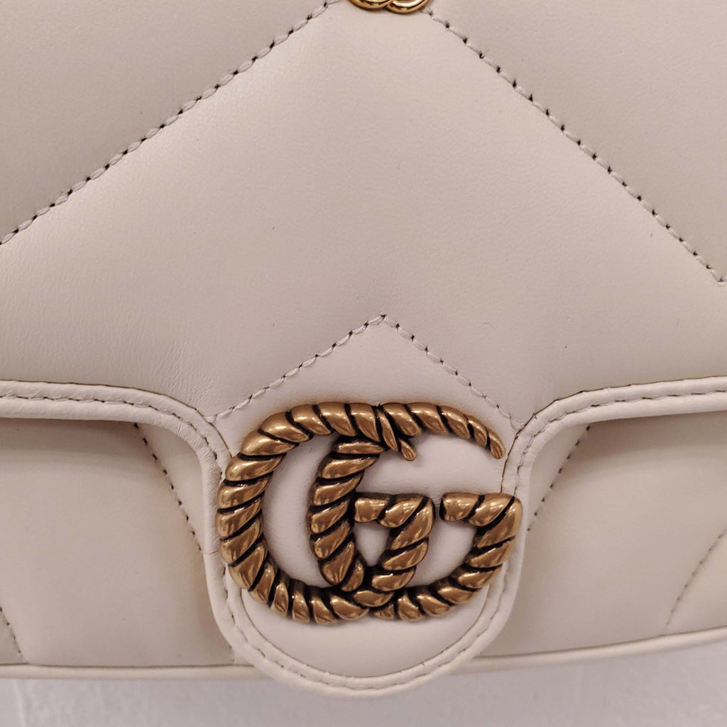 GUCCI GG MARMONT SMALL SHOULDER BAG IN IVORY WITH GG GOLD LOGOS